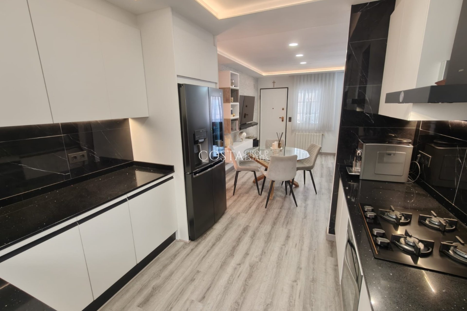 Resale - House -
Orihuela Costa - Villamartín