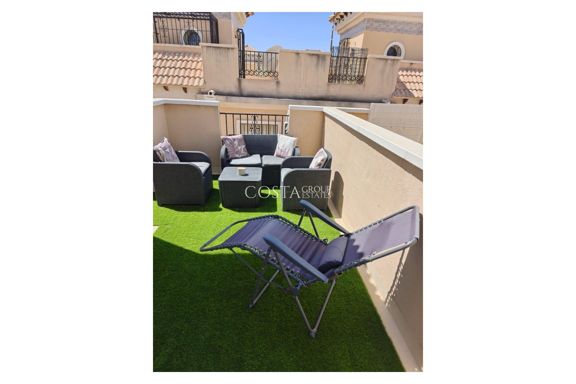 Resale - House -
Orihuela Costa - Villamartín