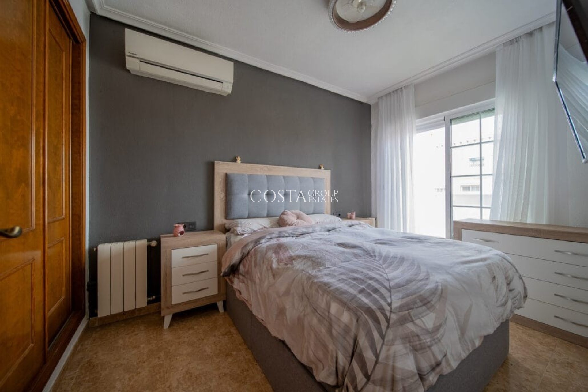 Resale - House -
Orihuela Costa - Villamartín