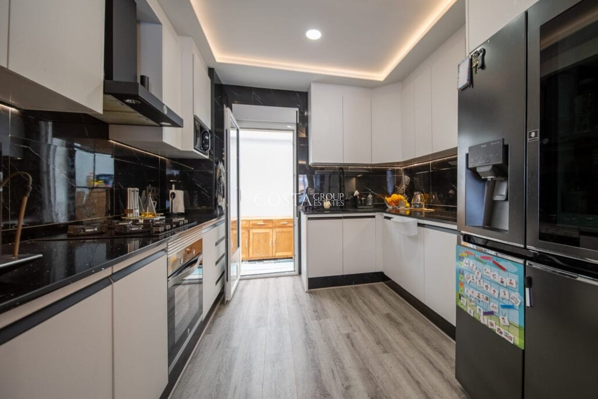 Resale - House -
Orihuela Costa - Villamartín