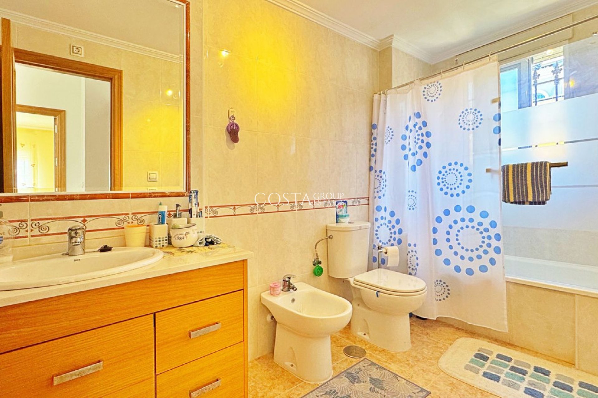 Resale - House -
Orihuela Costa - Villamartin