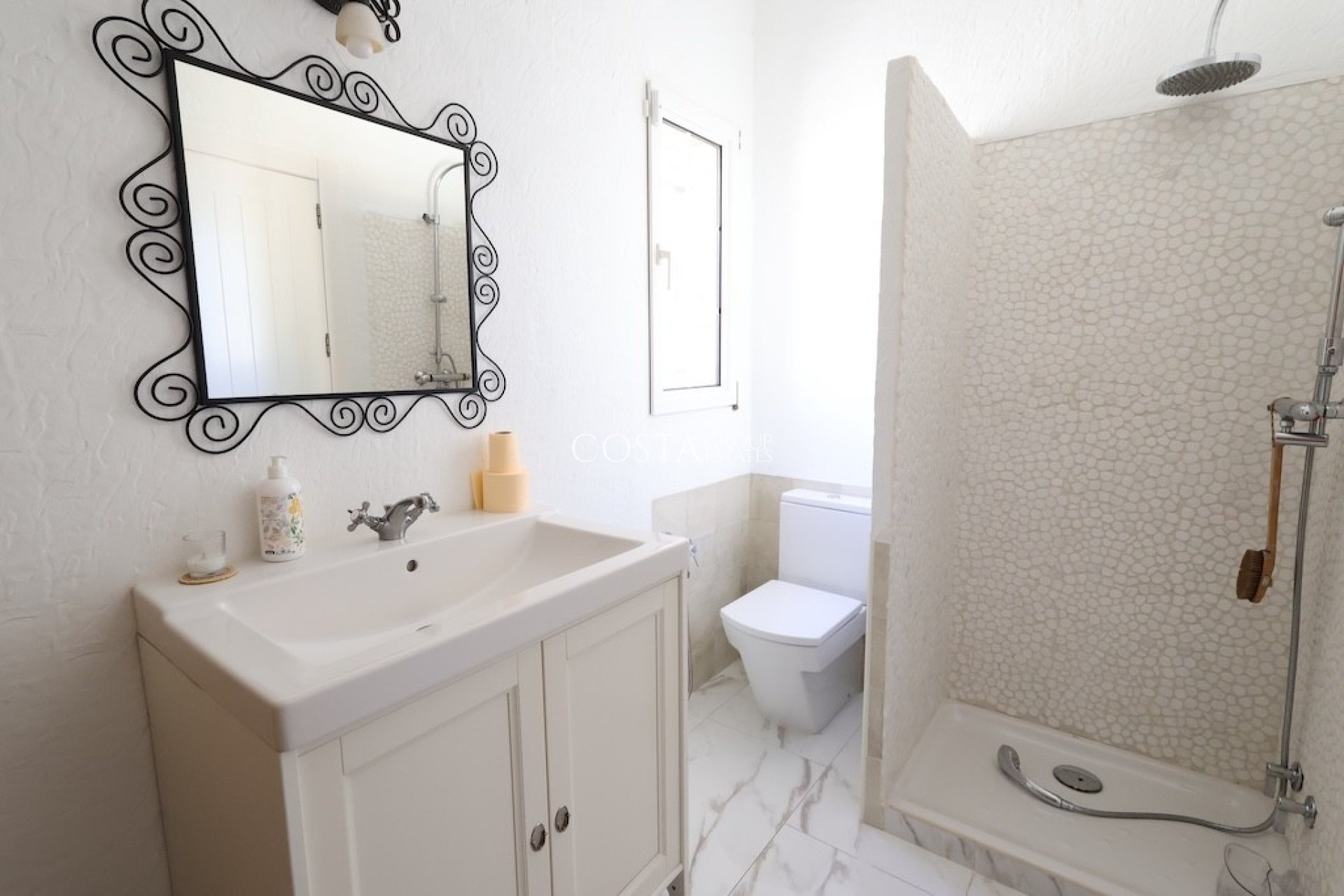 Resale - House -
Orihuela Costa - Villamartin