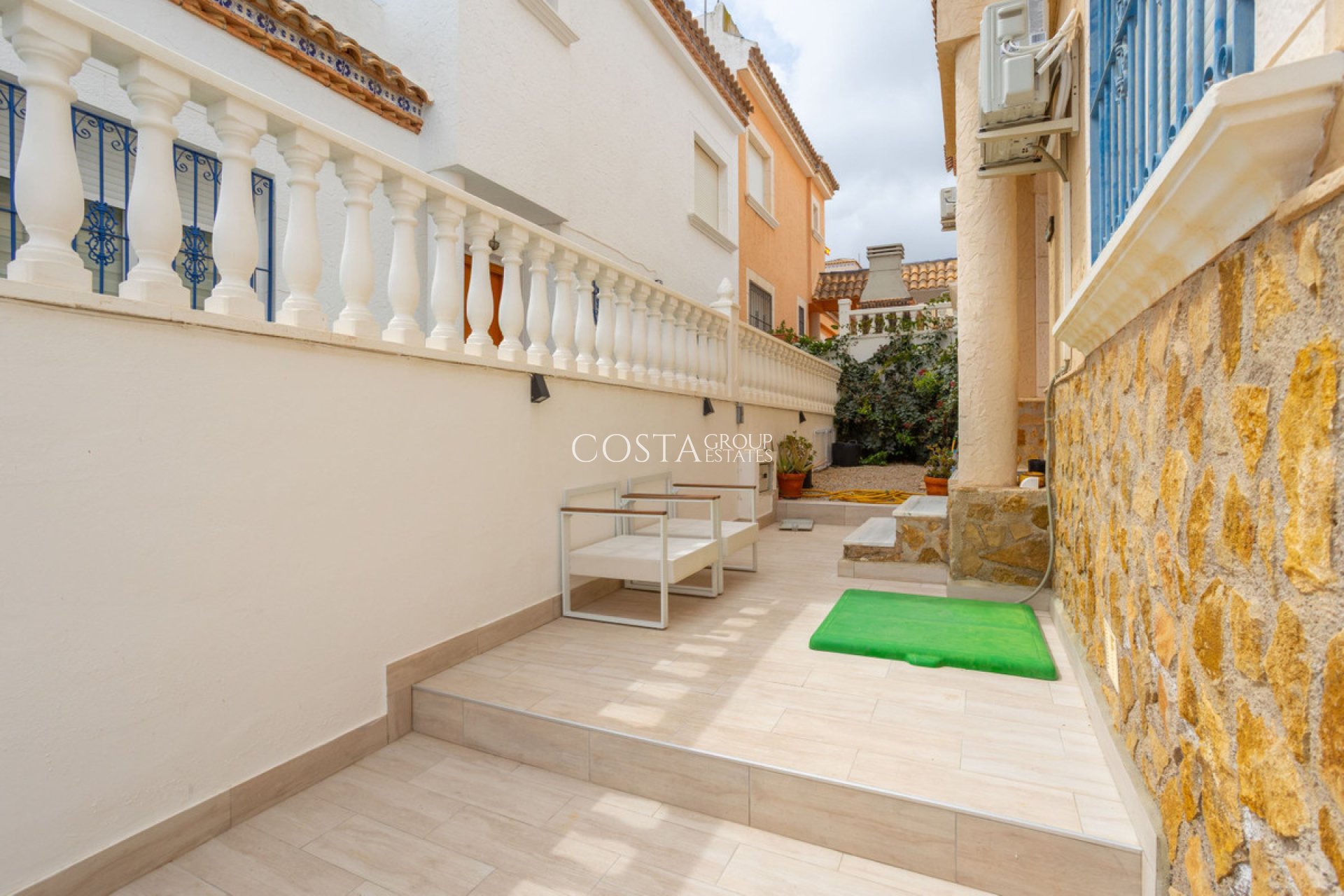 Resale - House -
Orihuela Costa - Villamartin