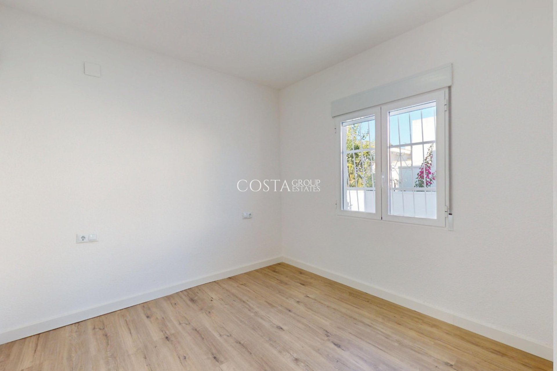 Resale - House -
Orihuela Costa - Villamartin