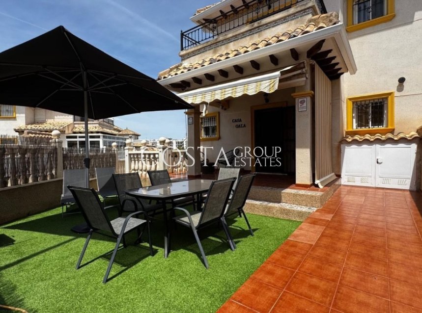 Resale - House -
Orihuela Costa - Villamartin