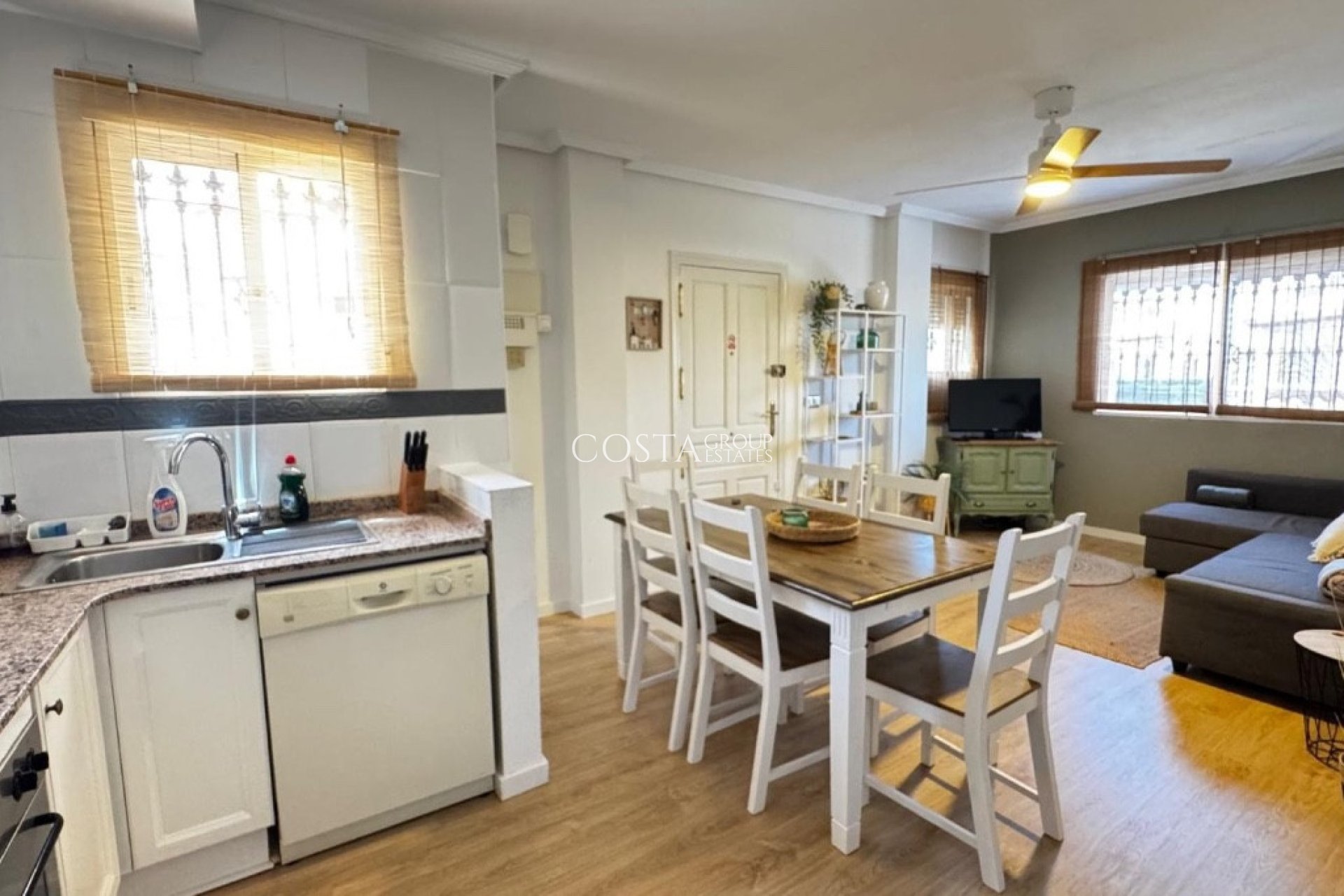 Resale - House -
Orihuela Costa - Villamartin