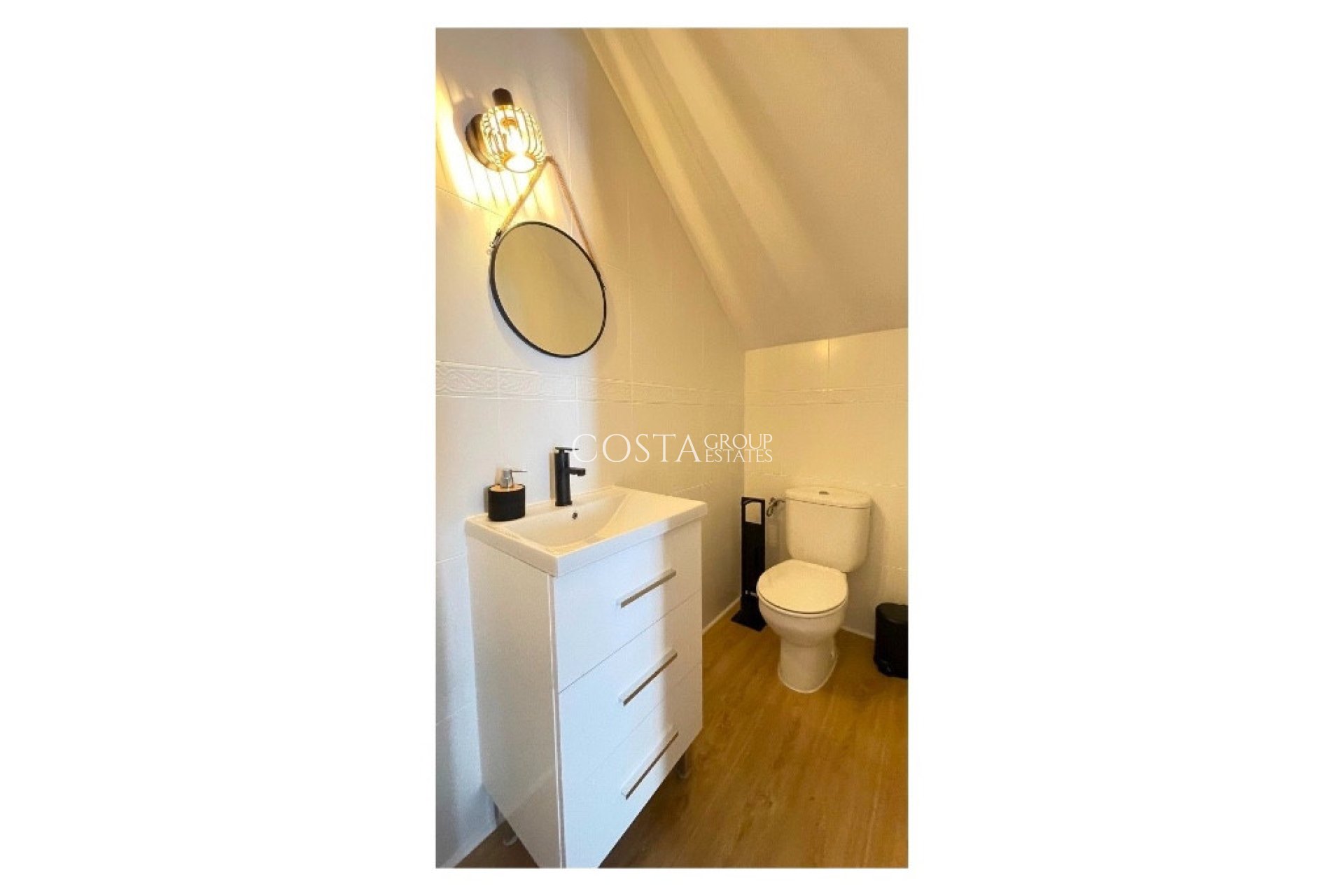 Resale - House -
Orihuela Costa - Villamartin