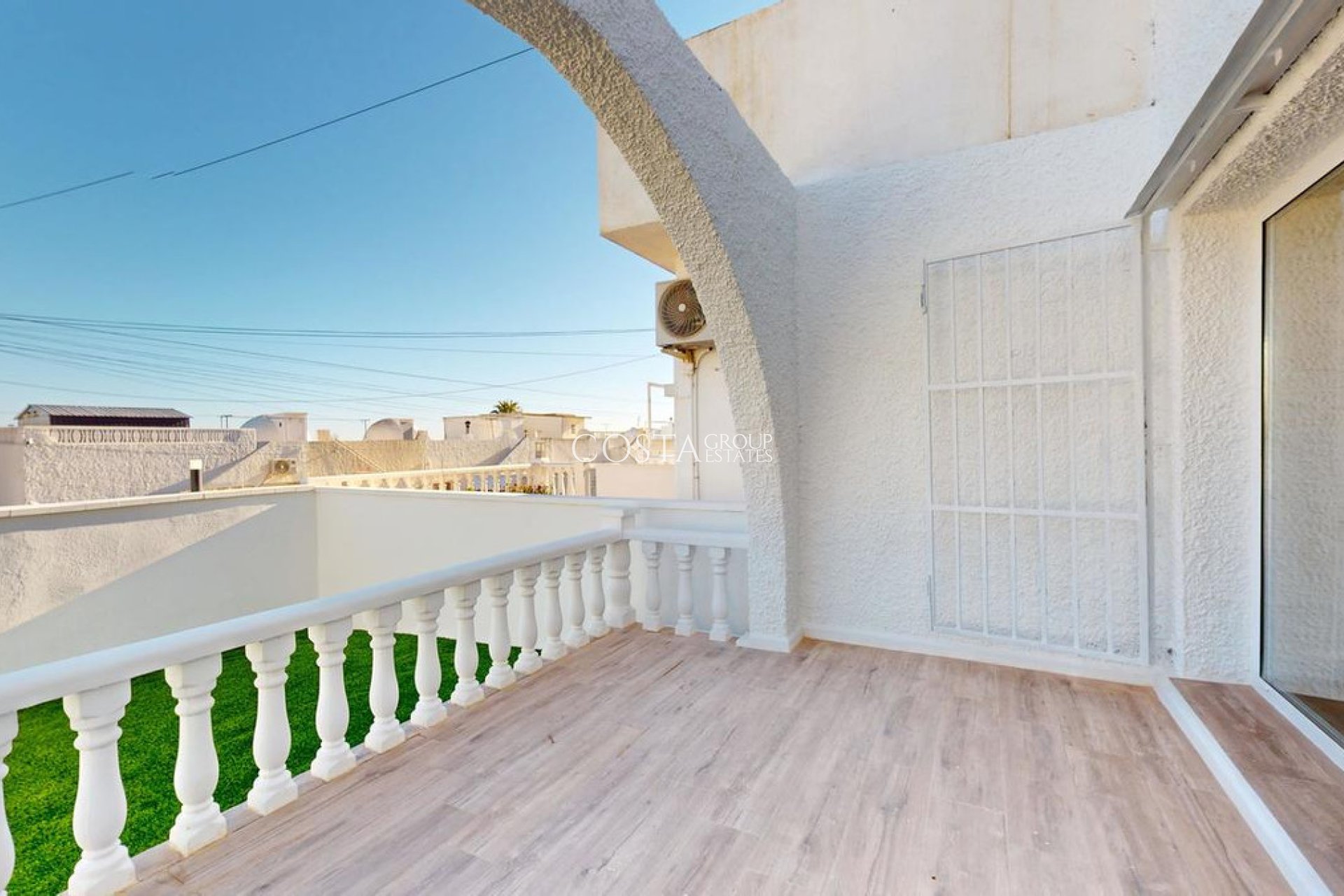 Resale - House -
Orihuela Costa - Villamartin