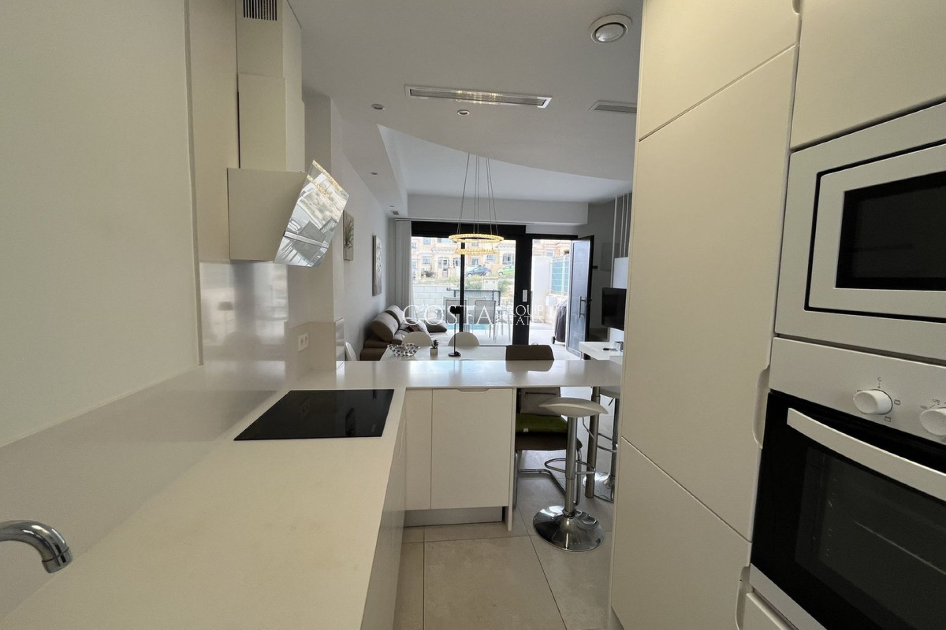 Resale - House -
Orihuela Costa - Villamartin