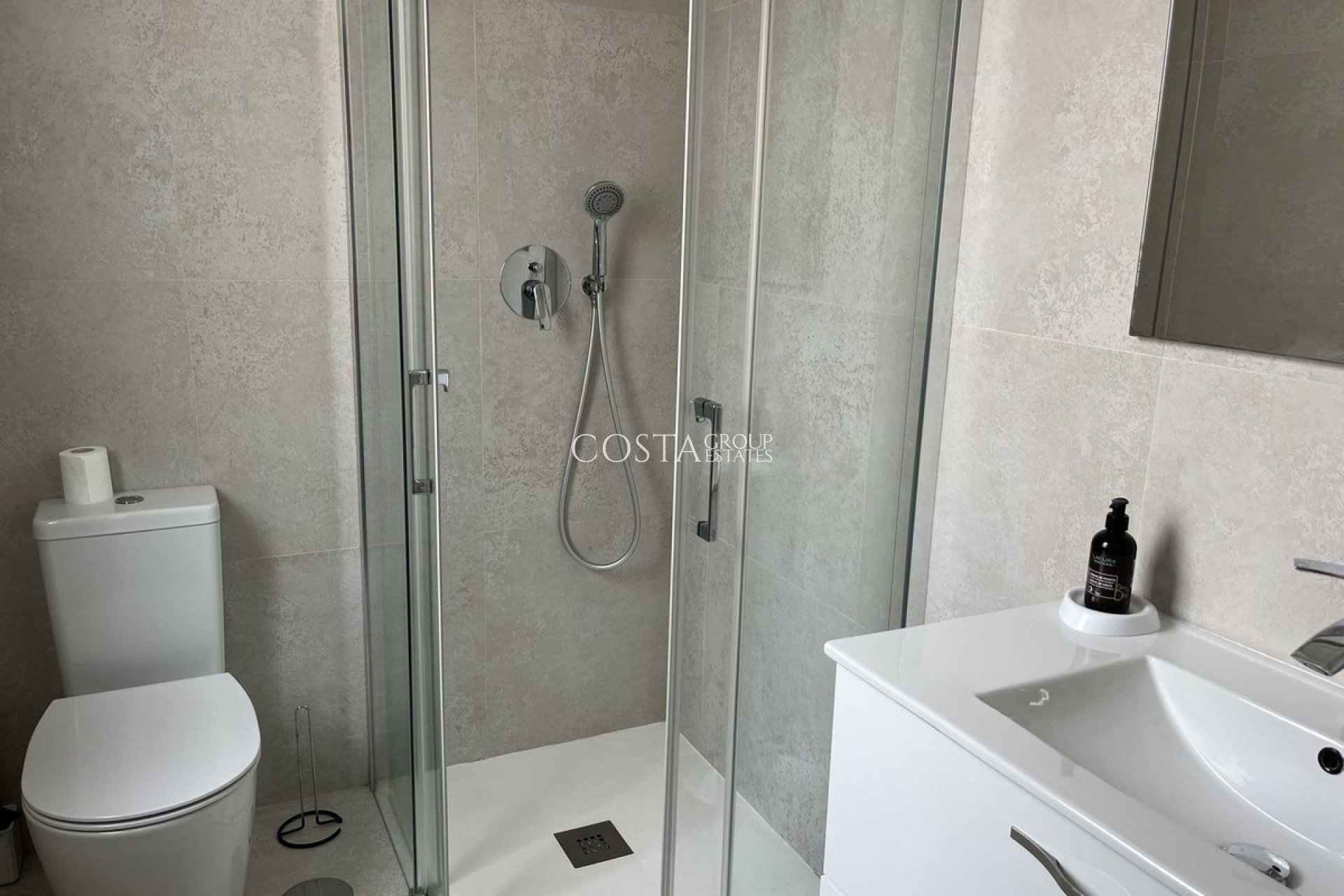 Resale - House -
Orihuela Costa - Villamartin