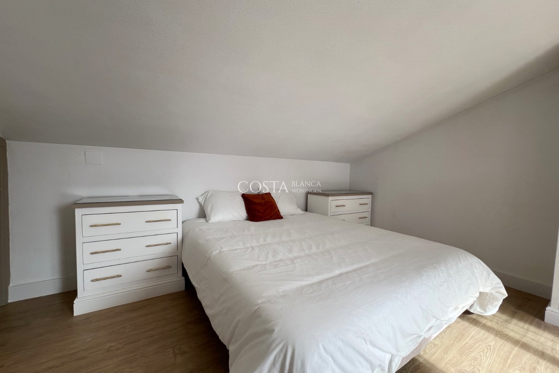 Resale - House -
Orihuela Costa - Villamartín