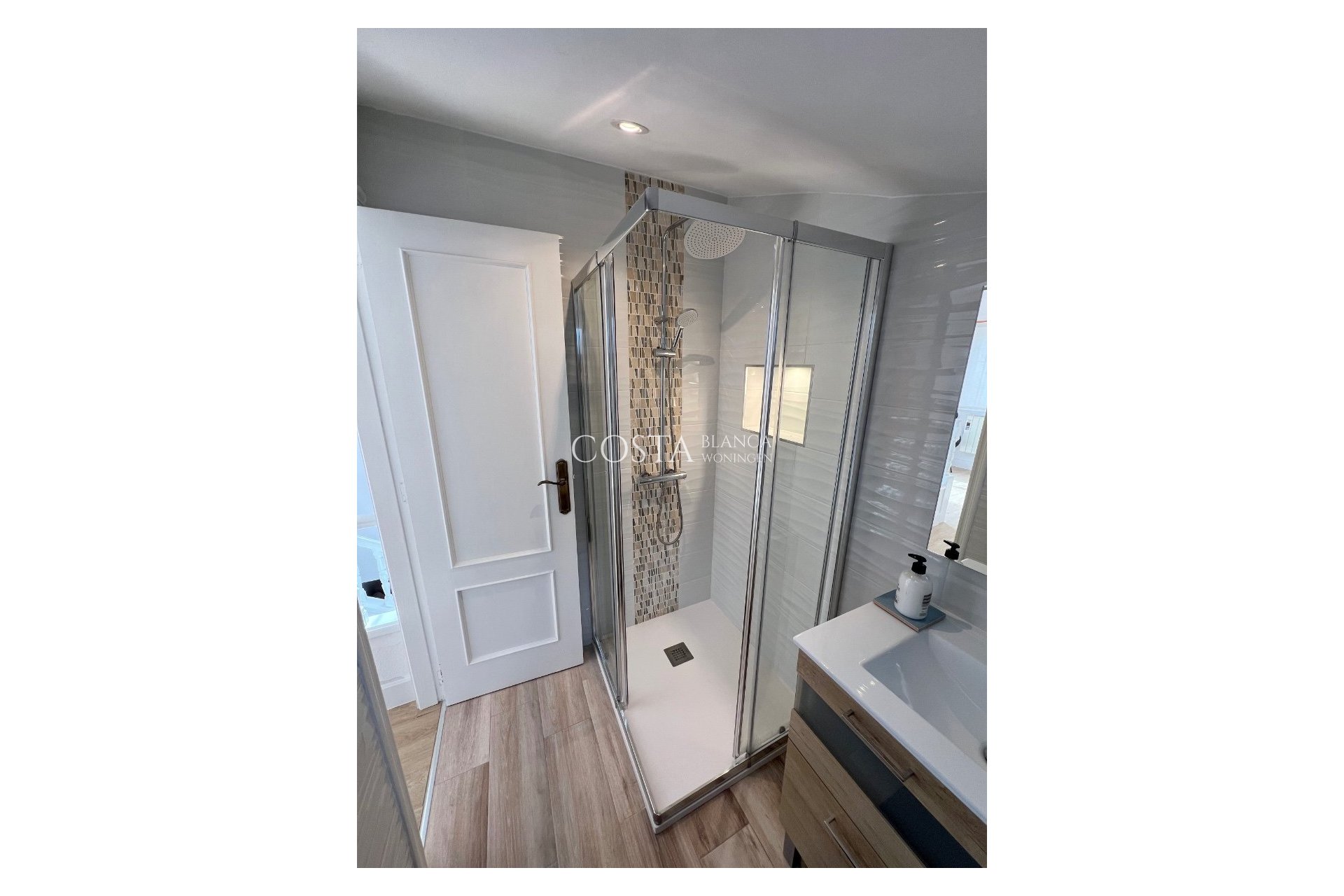 Resale - House -
Orihuela Costa - Villamartín