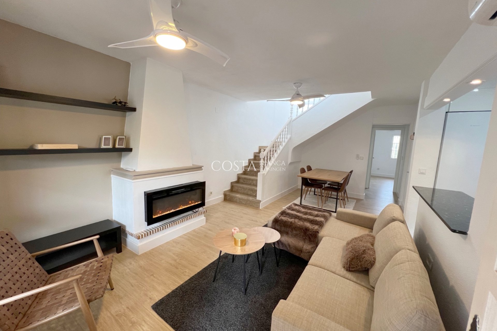 Resale - House -
Orihuela Costa - Villamartín