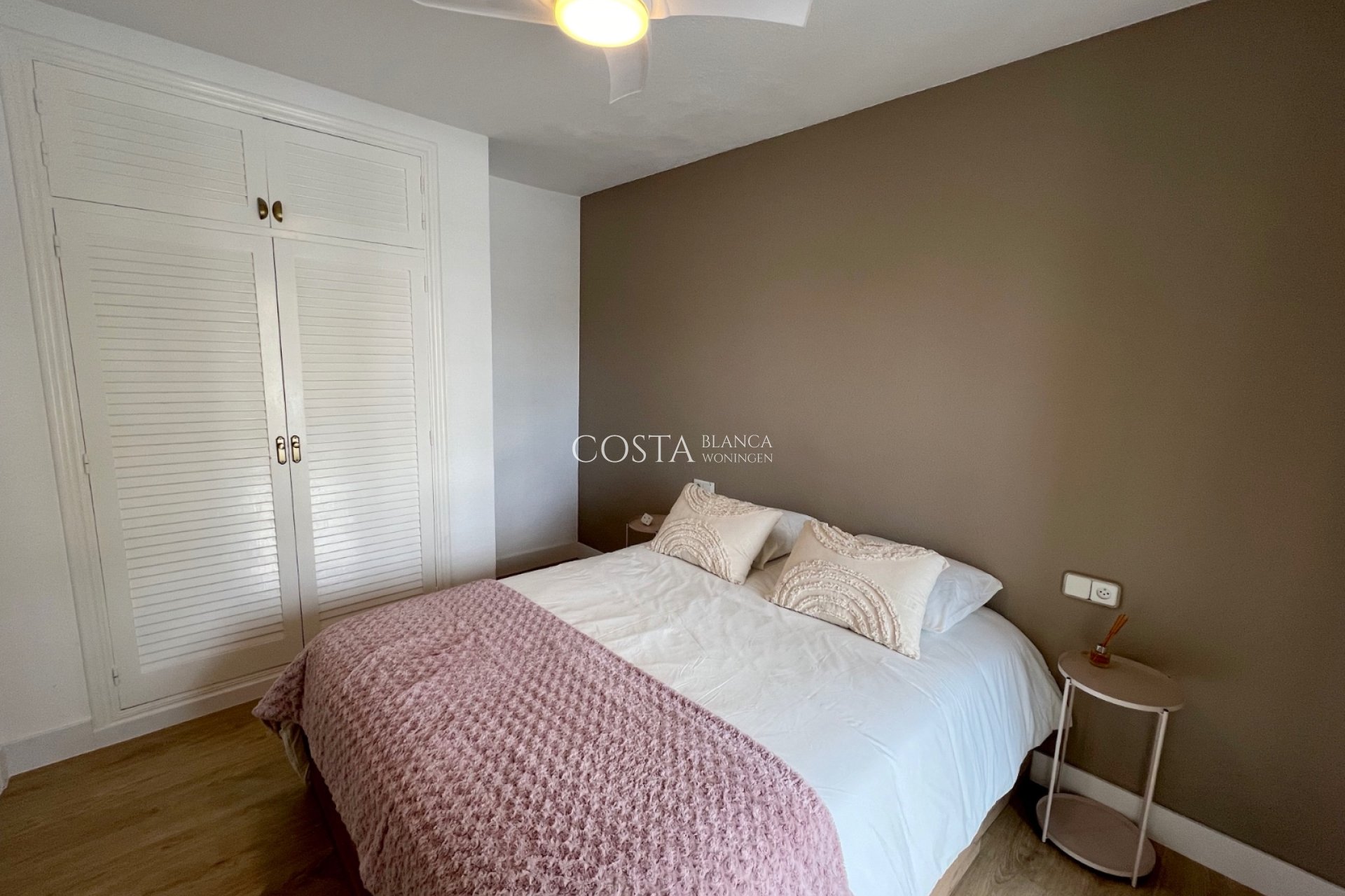 Resale - House -
Orihuela Costa - Villamartín