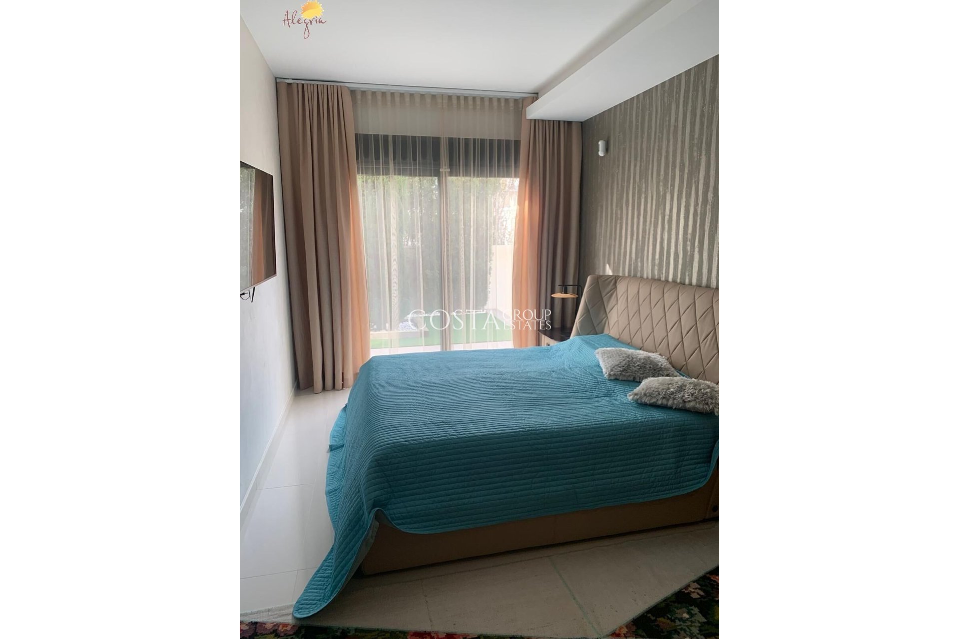 Resale - House -
Orihuela Costa