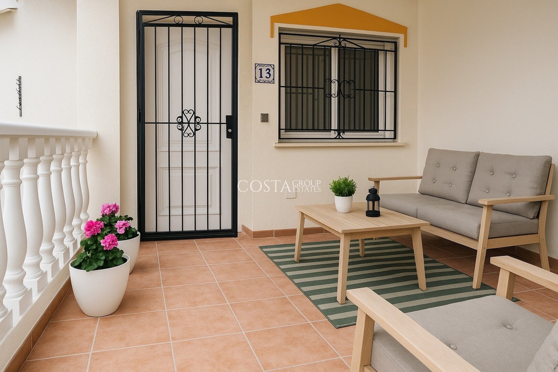 Resale - House -
Orihuela Costa