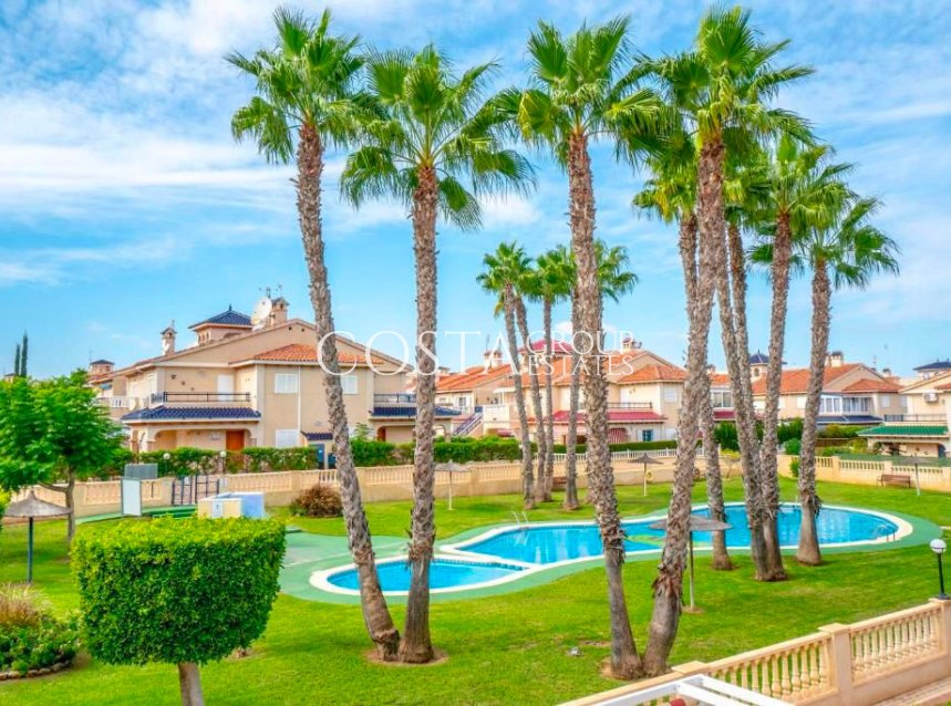 Resale - House -
Orihuela Costa