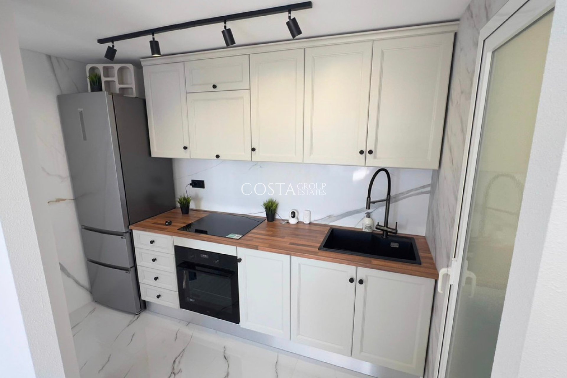 Resale - House -
Orihuela Costa