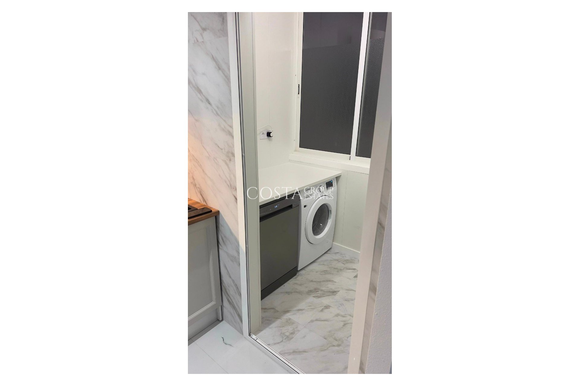 Resale - House -
Orihuela Costa