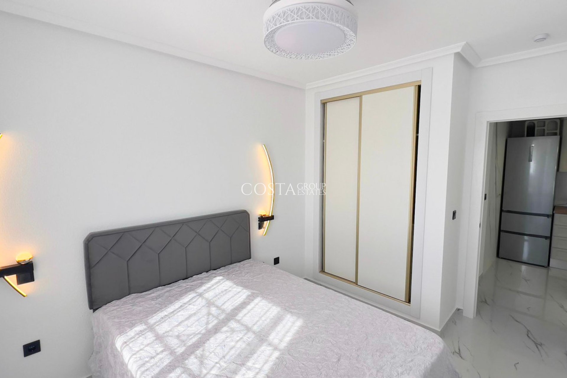 Resale - House -
Orihuela Costa