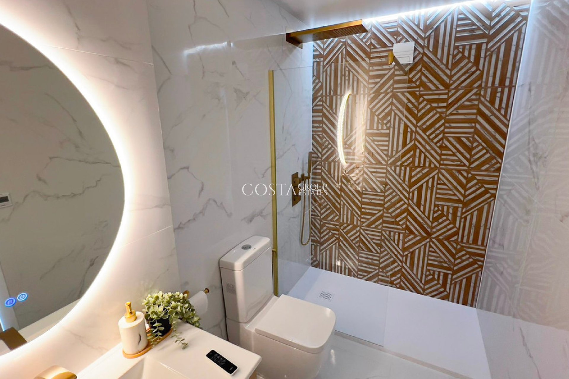 Resale - House -
Orihuela Costa