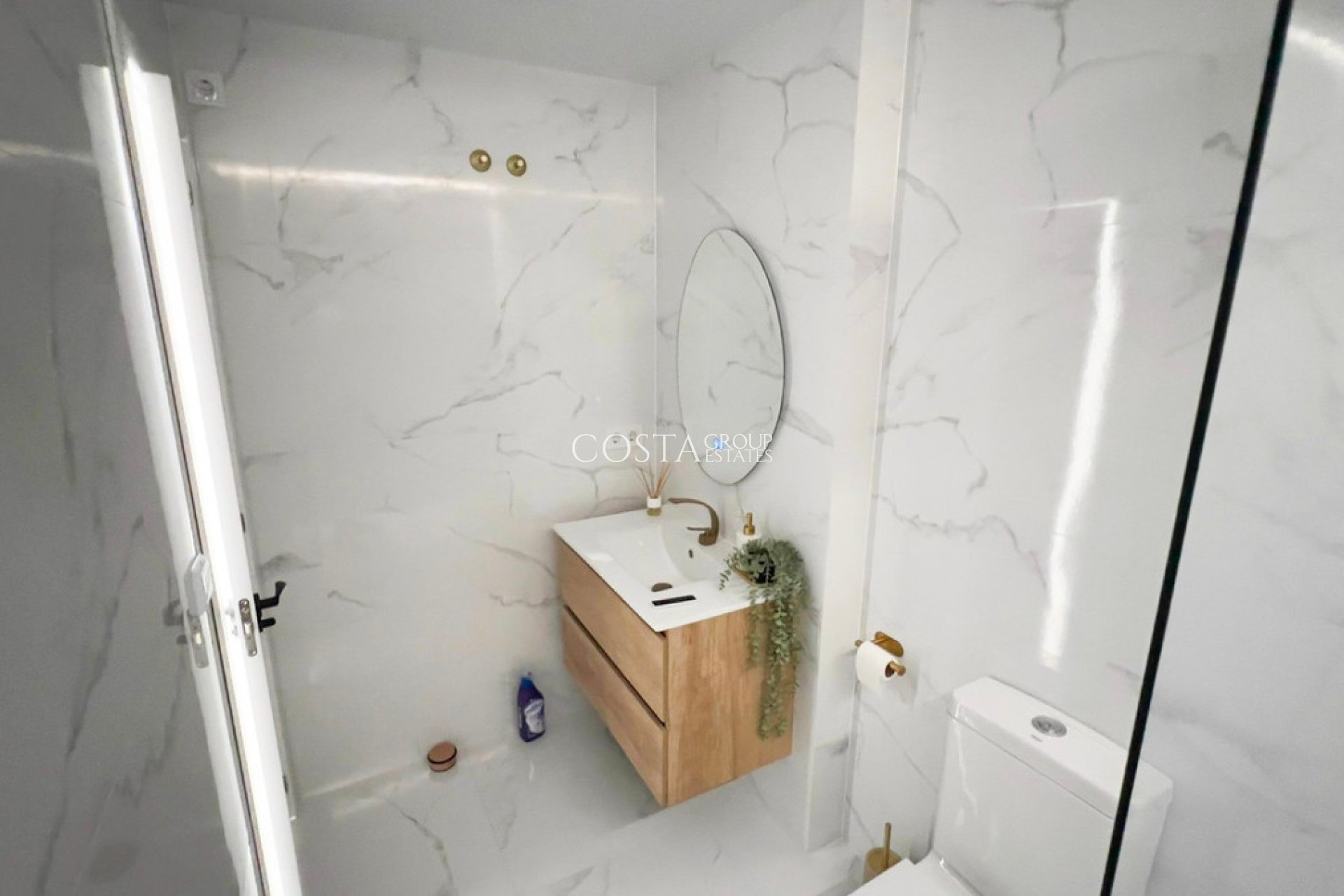 Resale - House -
Orihuela Costa