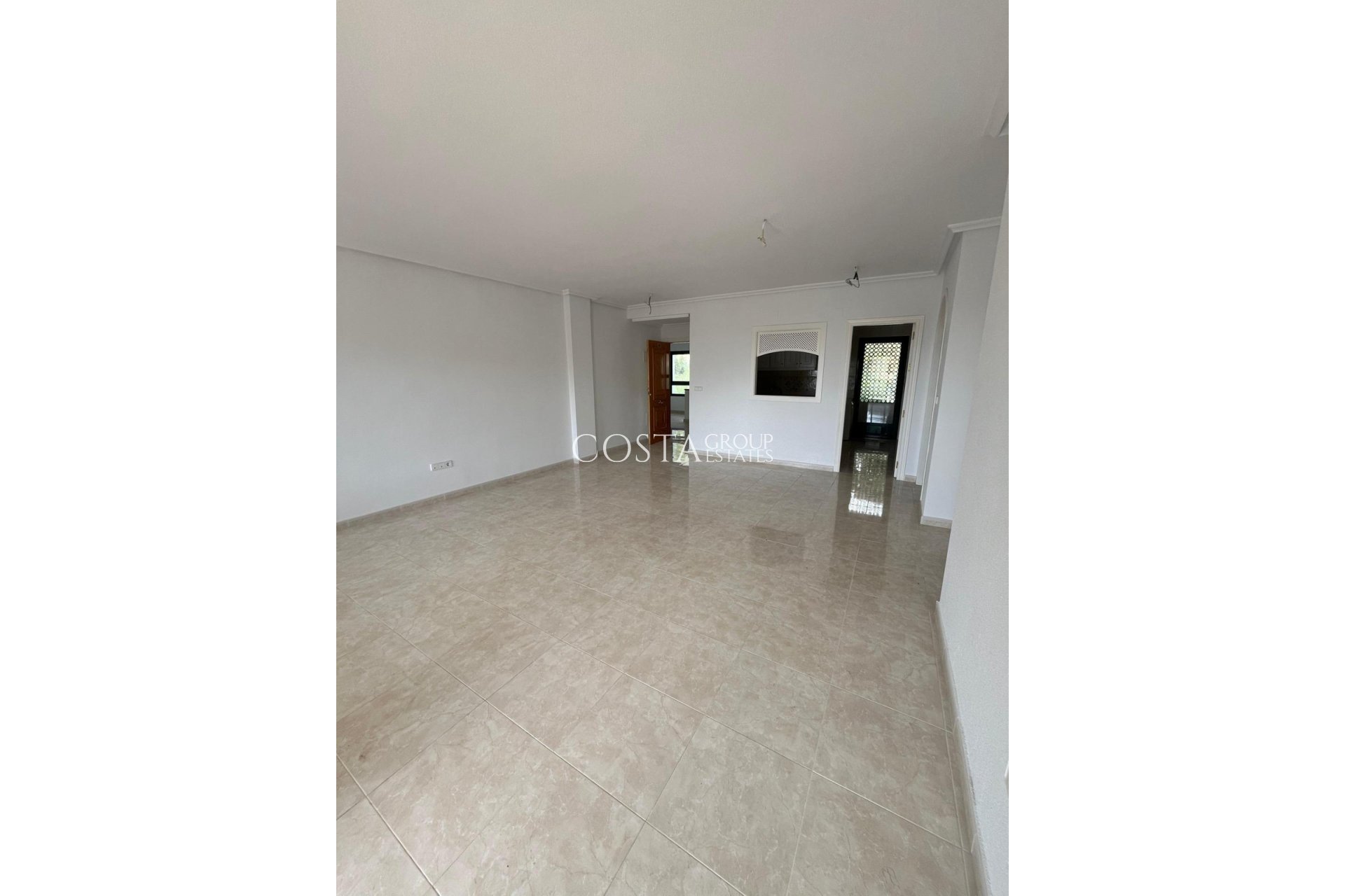 Resale - House -
Orihuela Costa
