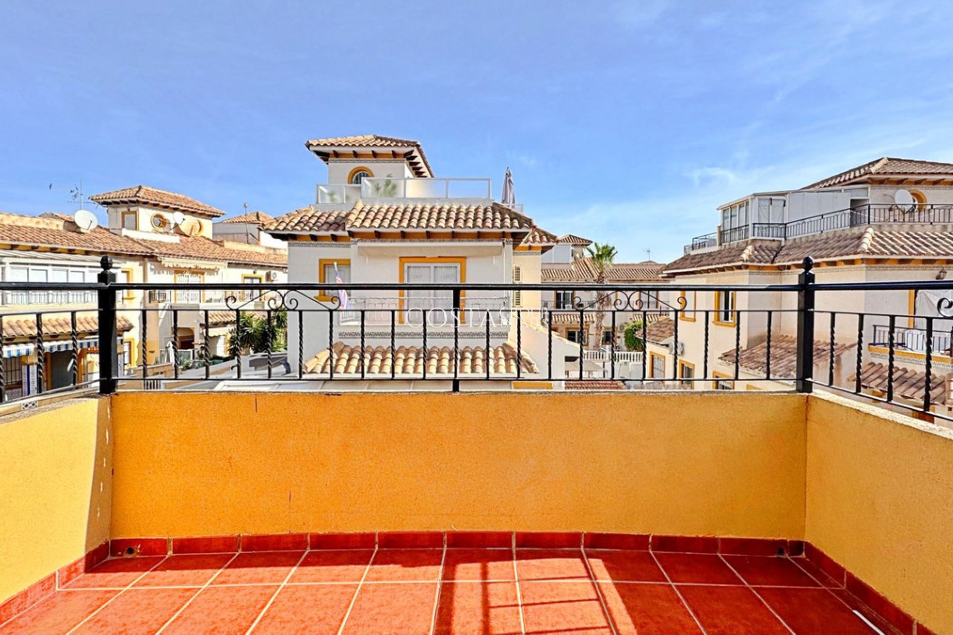 Resale - House -
Orihuela - La Campana