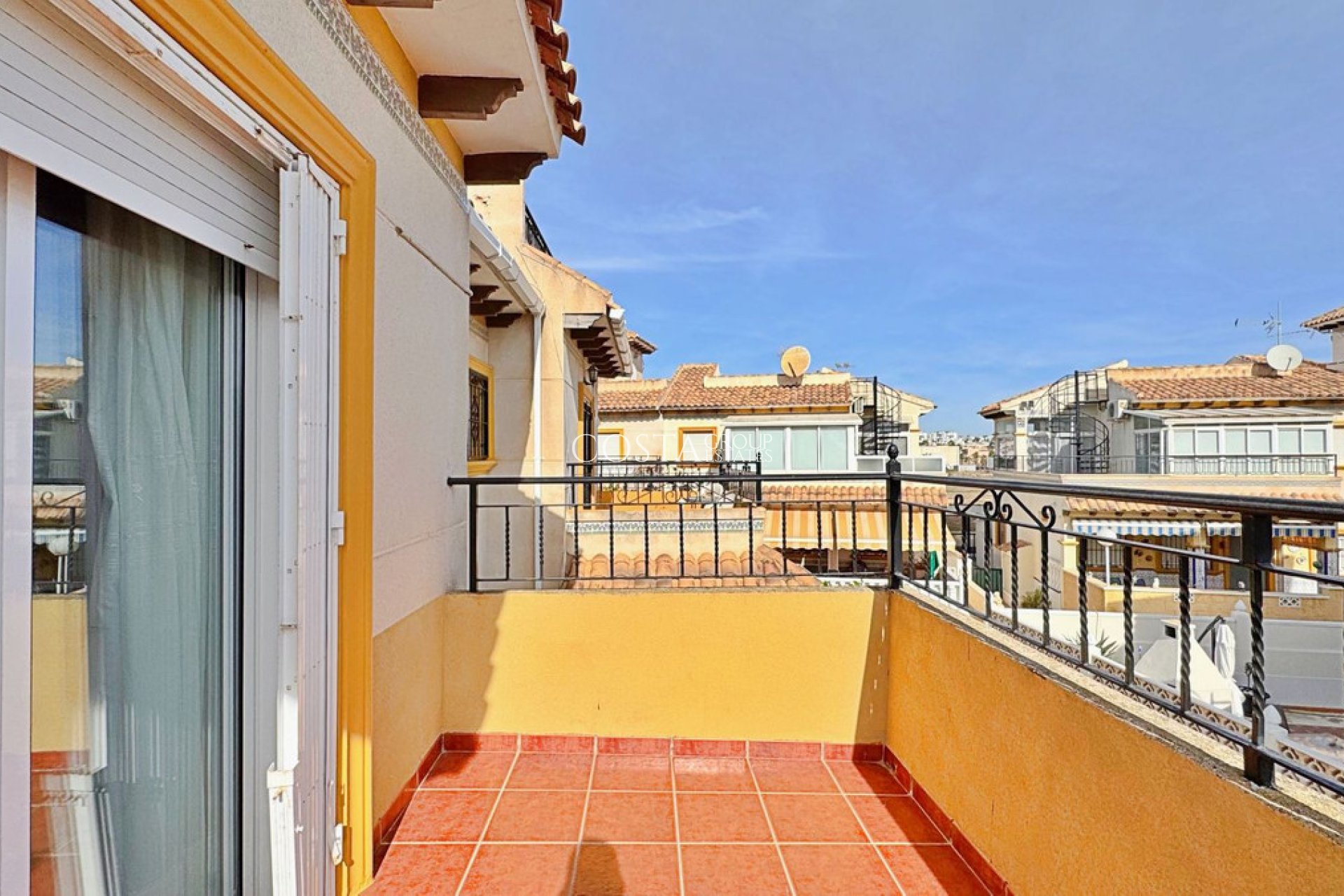 Resale - House -
Orihuela - La Campana