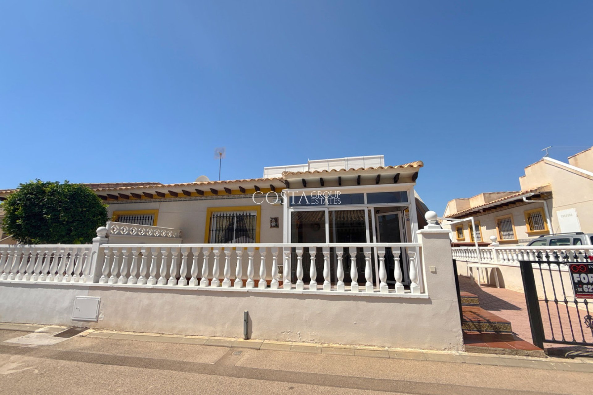 Resale - House -
Orihuela - La Regia