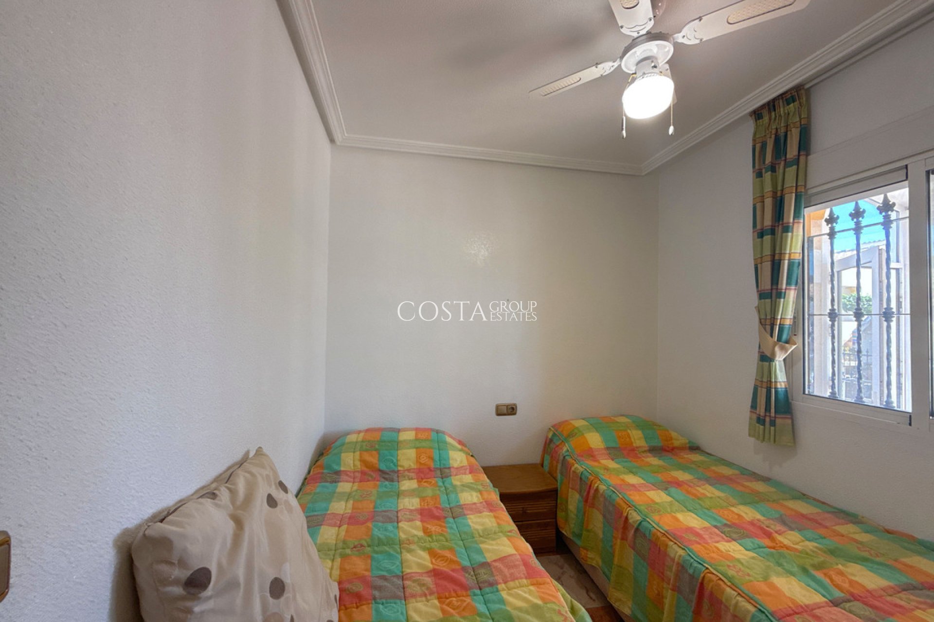 Resale - House -
Orihuela - La Regia