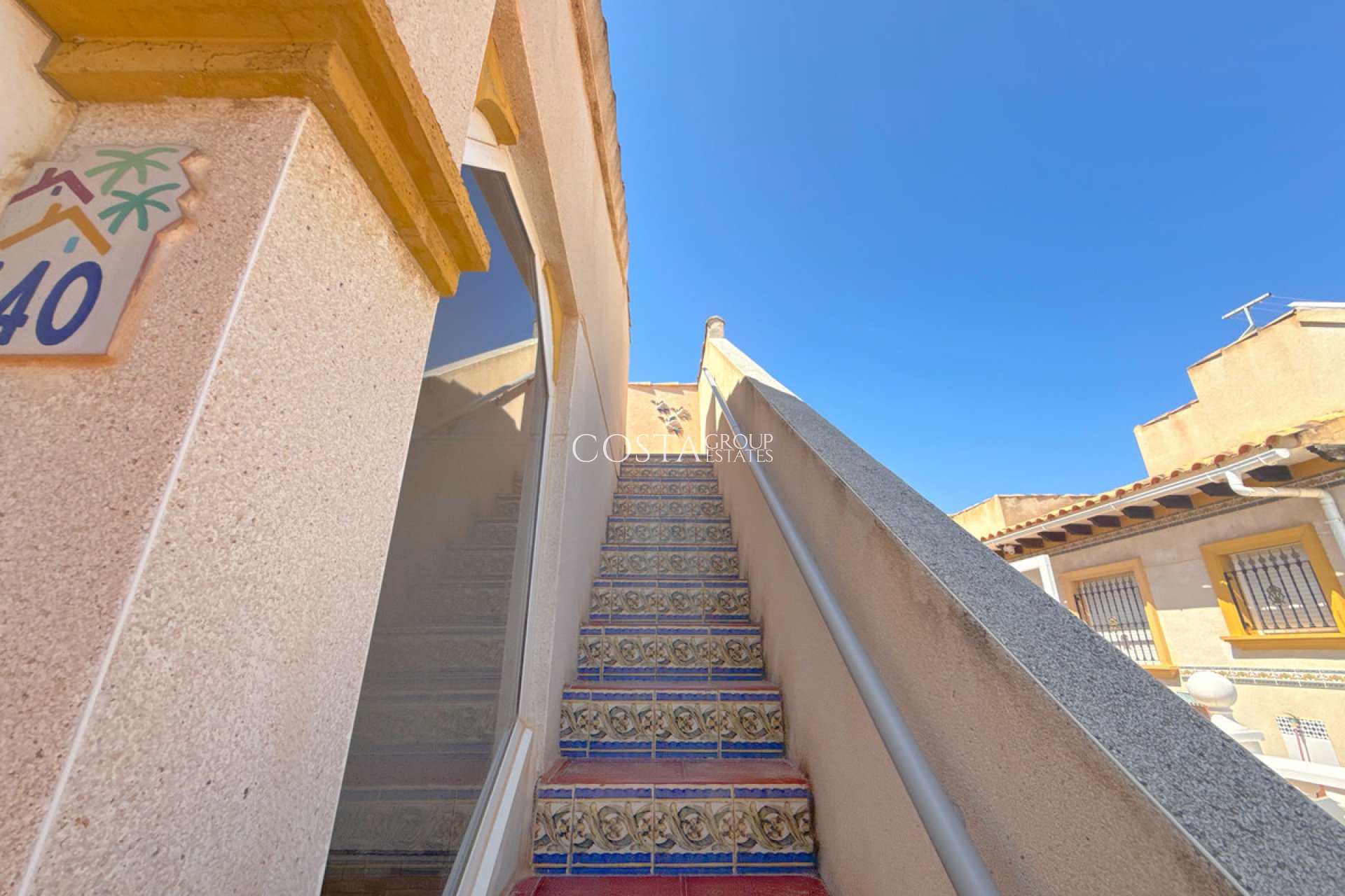 Resale - House -
Orihuela - La Regia