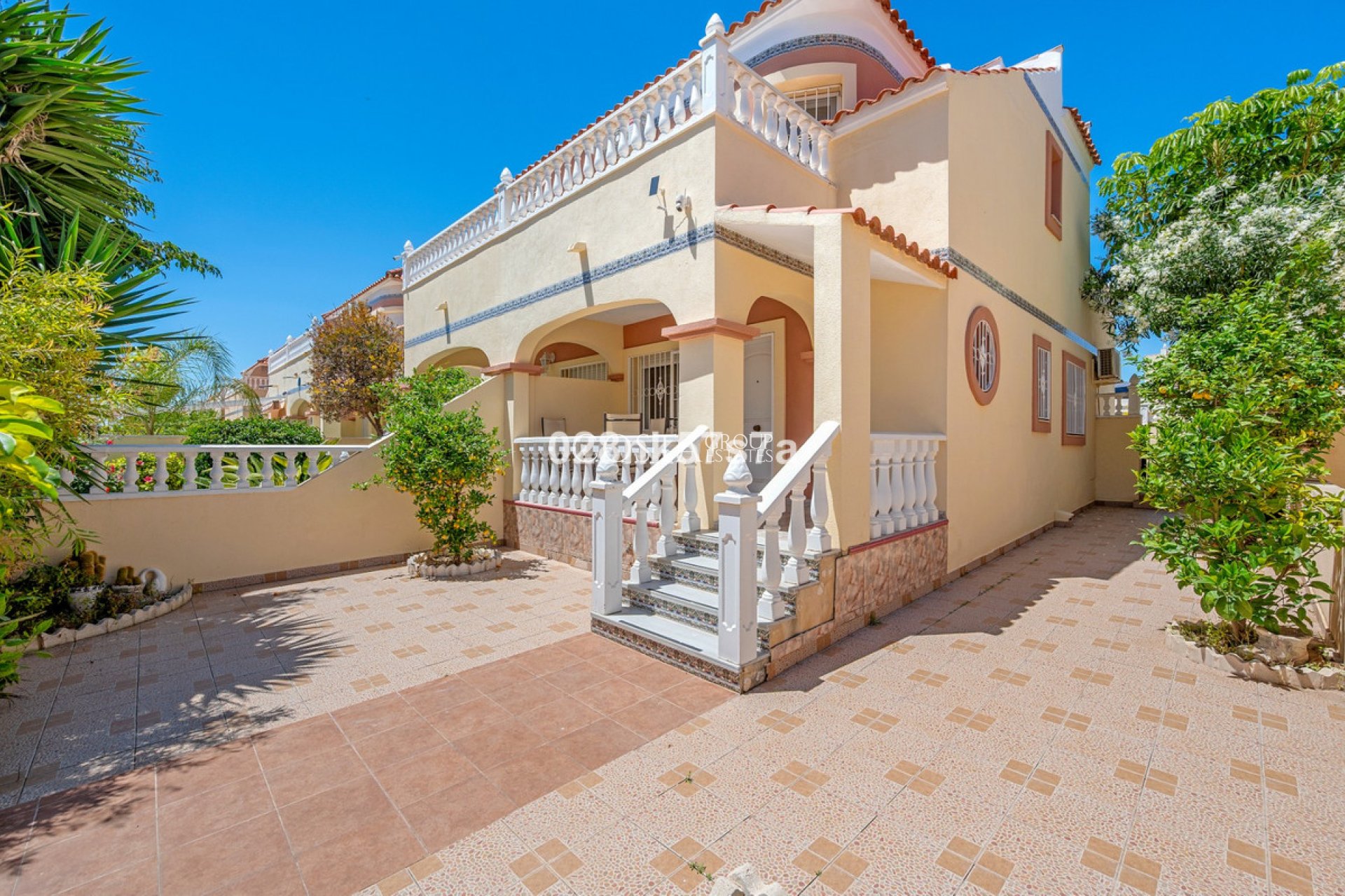 Resale - House -
Orihuela - La Zenia