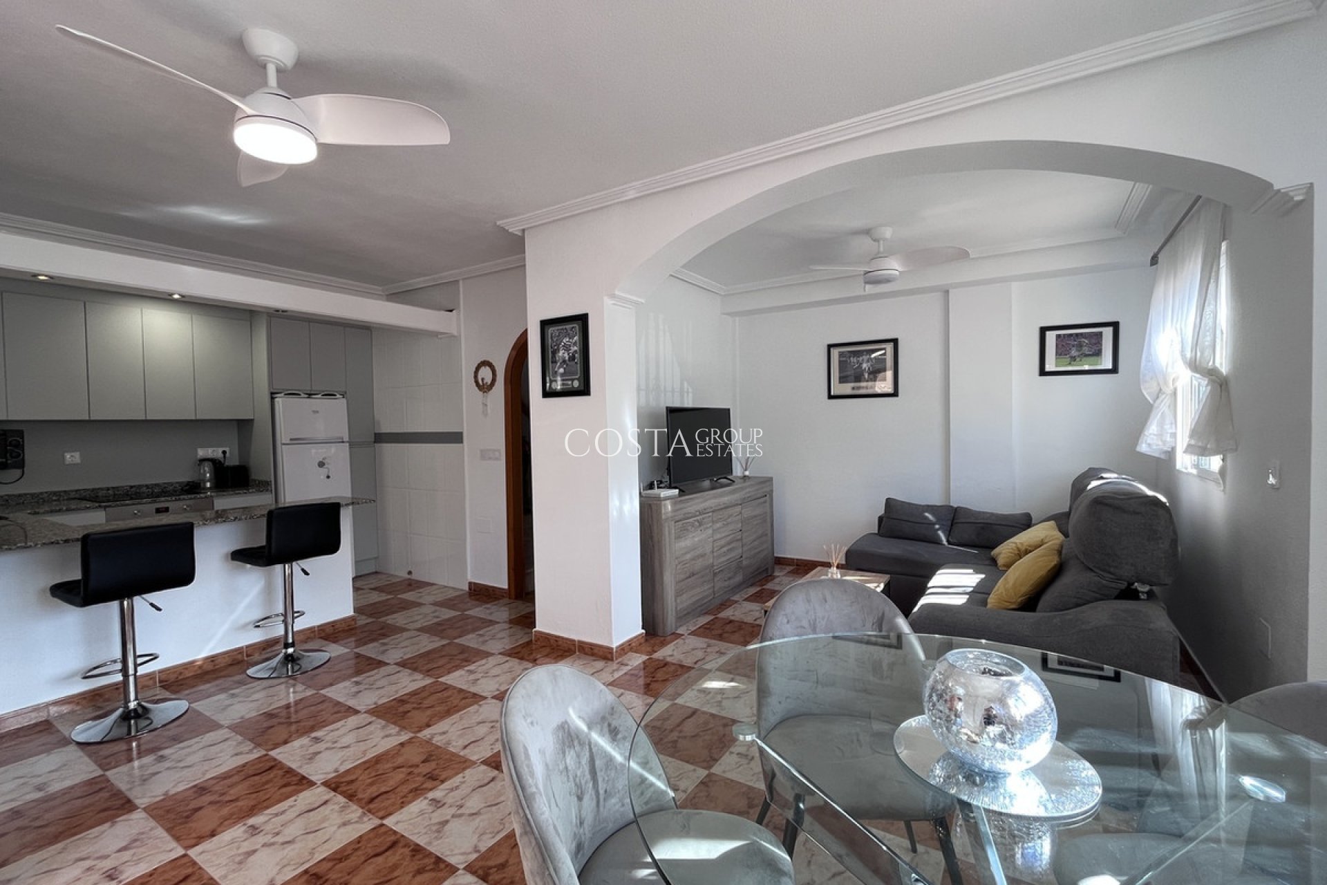 Resale - House -
Orihuela - La Zenia