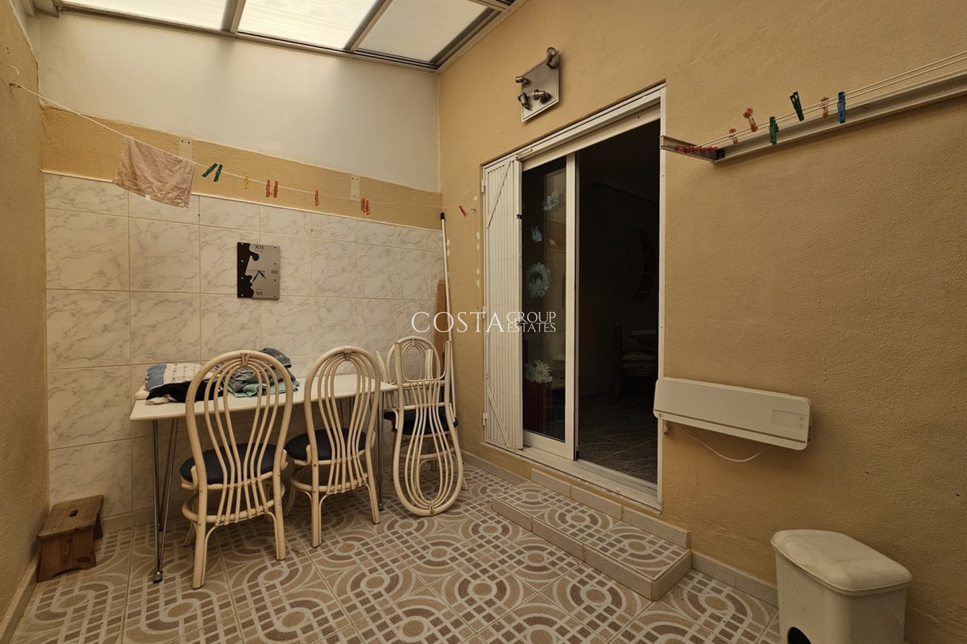 Resale - House -
Orihuela - La Zenia