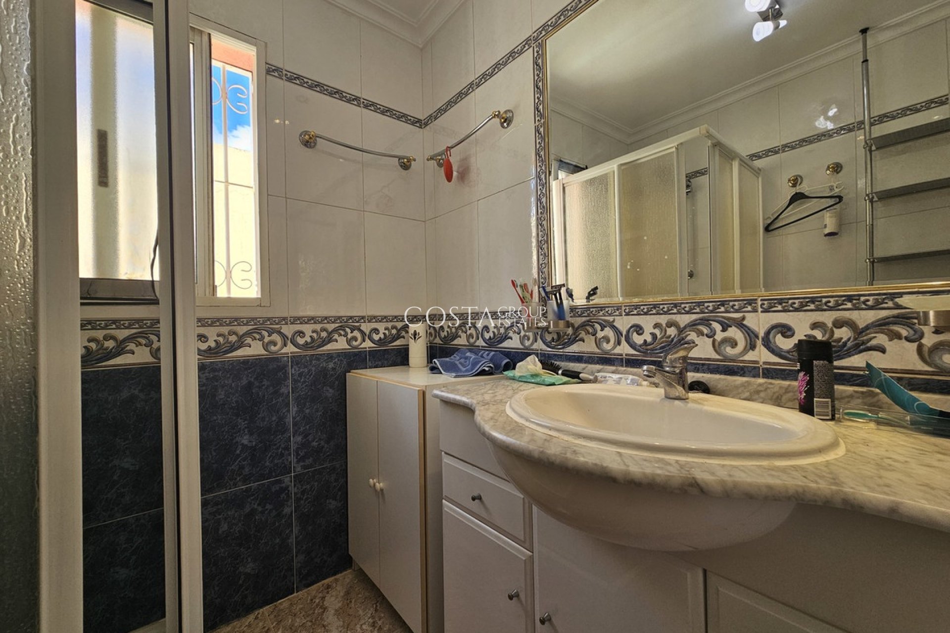 Resale - House -
Orihuela - La Zenia