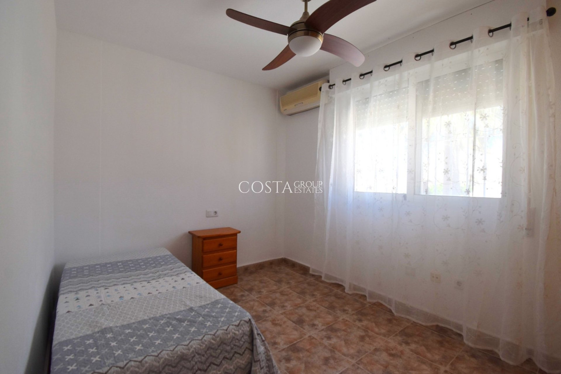 Resale - House -
Orihuela - Los Altos