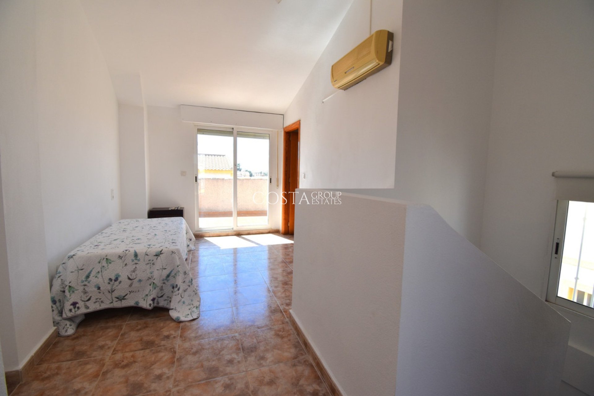 Resale - House -
Orihuela - Los Altos