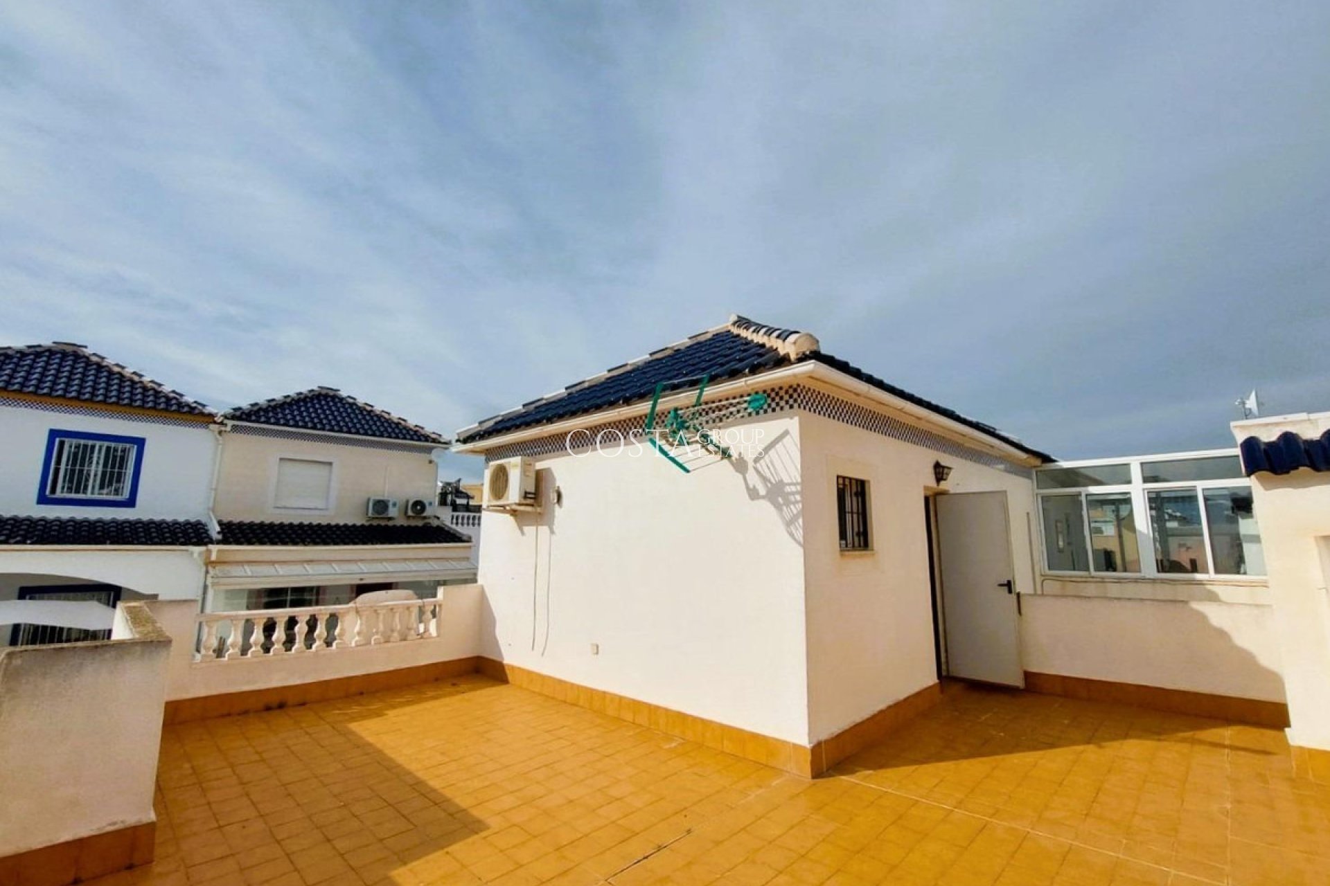Resale - House -
Orihuela - Los Altos