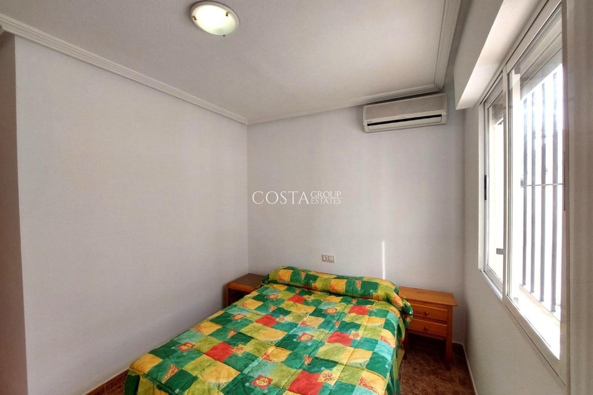 Resale - House -
Orihuela - Los Altos