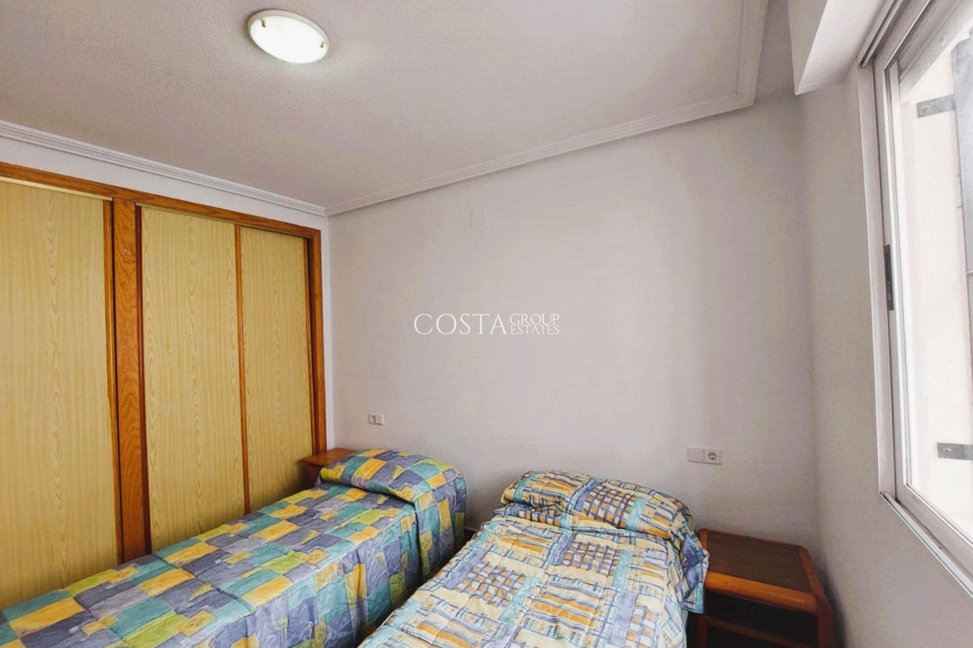 Resale - House -
Orihuela - Los Altos