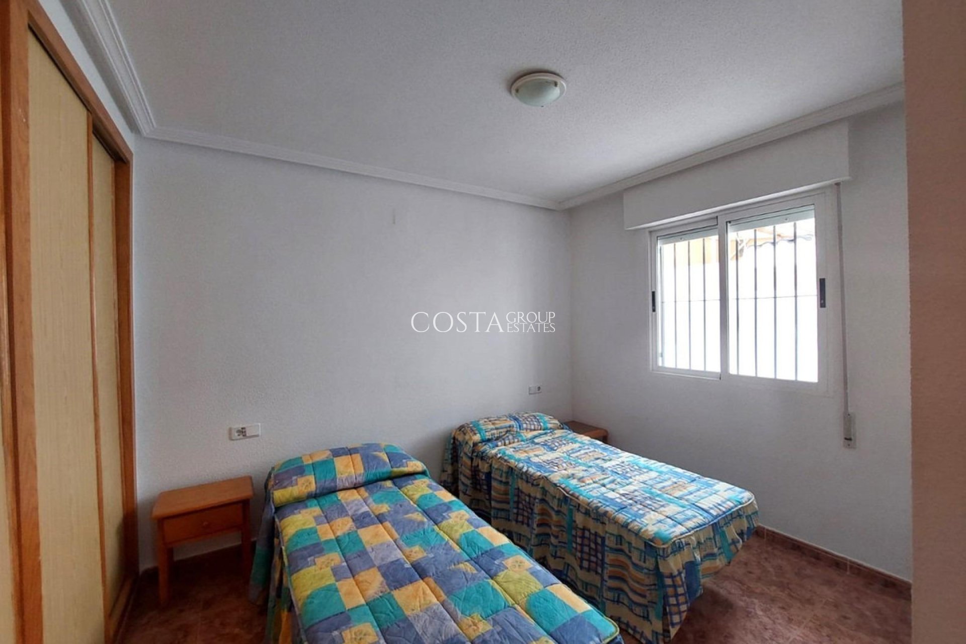 Resale - House -
Orihuela - Los Altos
