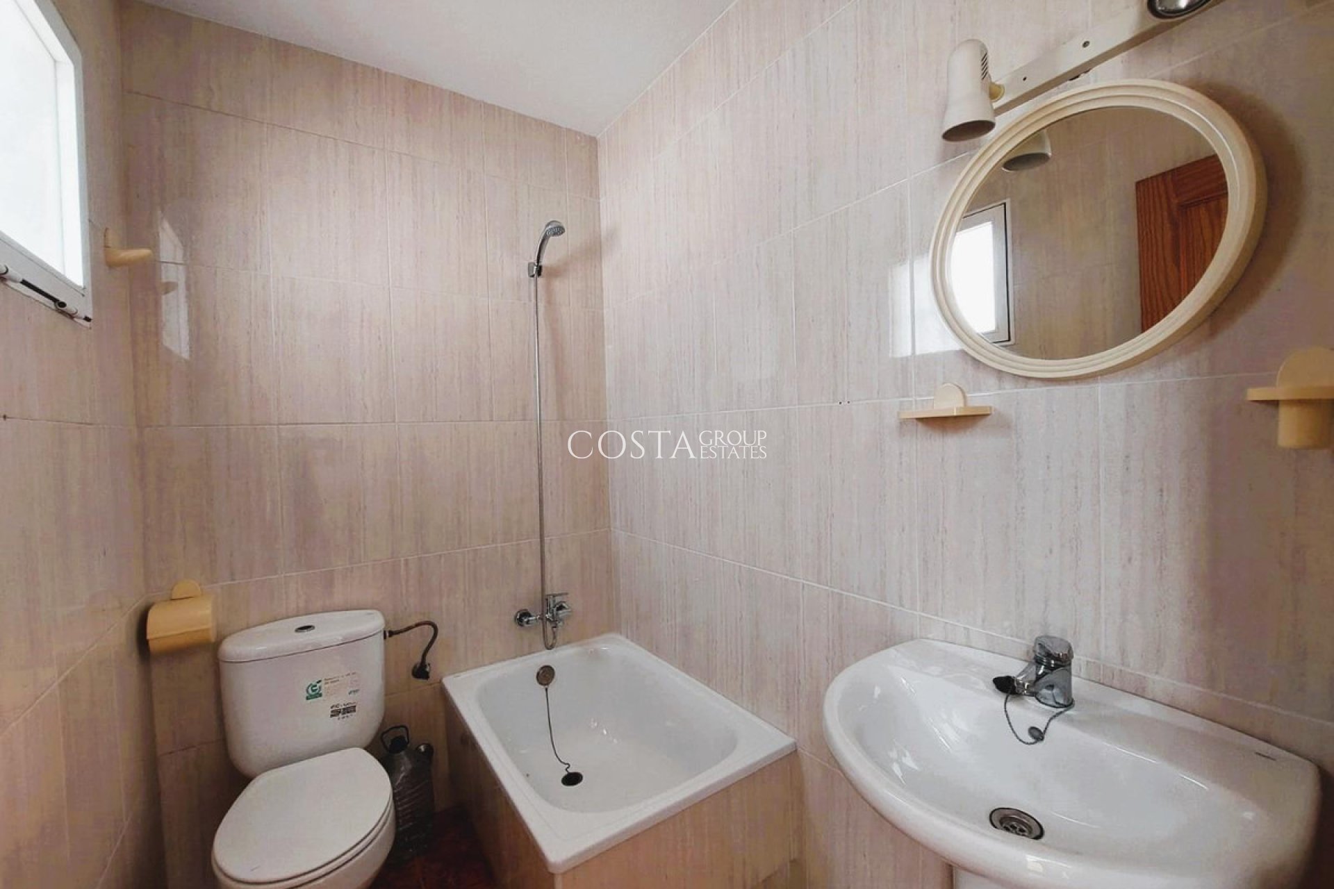 Resale - House -
Orihuela - Los Altos