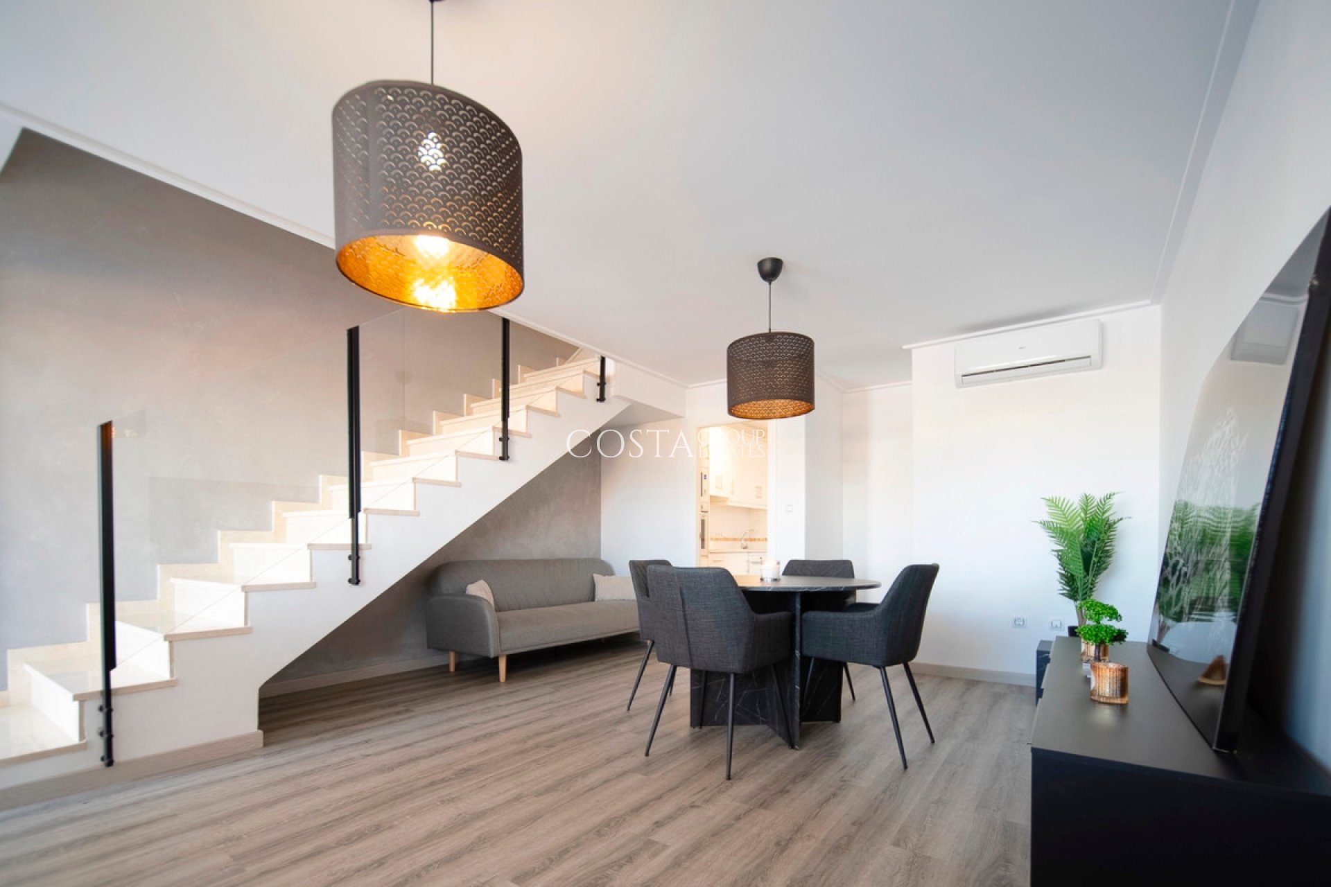 Resale - House -
Orihuela - Los Balcones