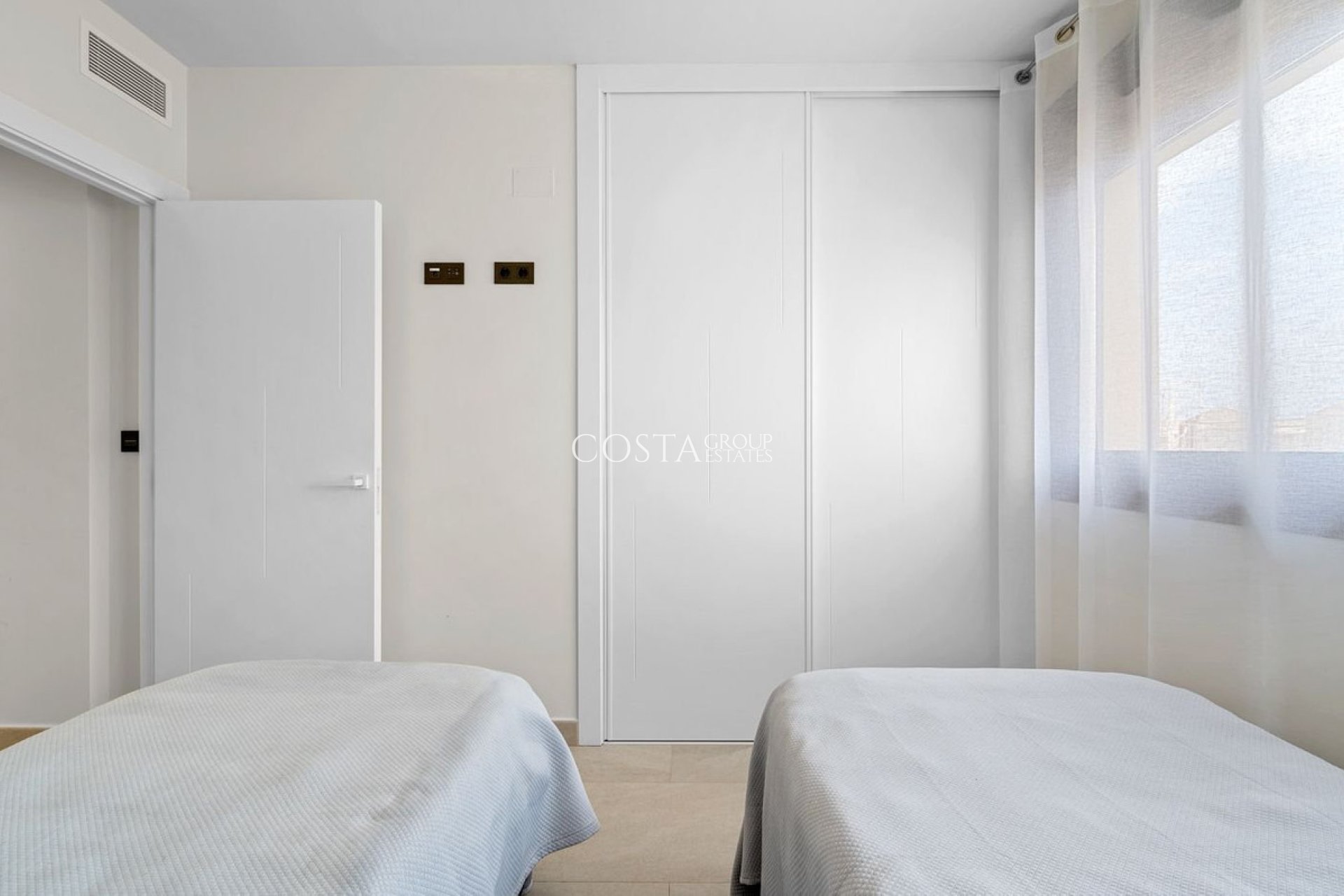 Resale - House -
Orihuela - Los Balcones