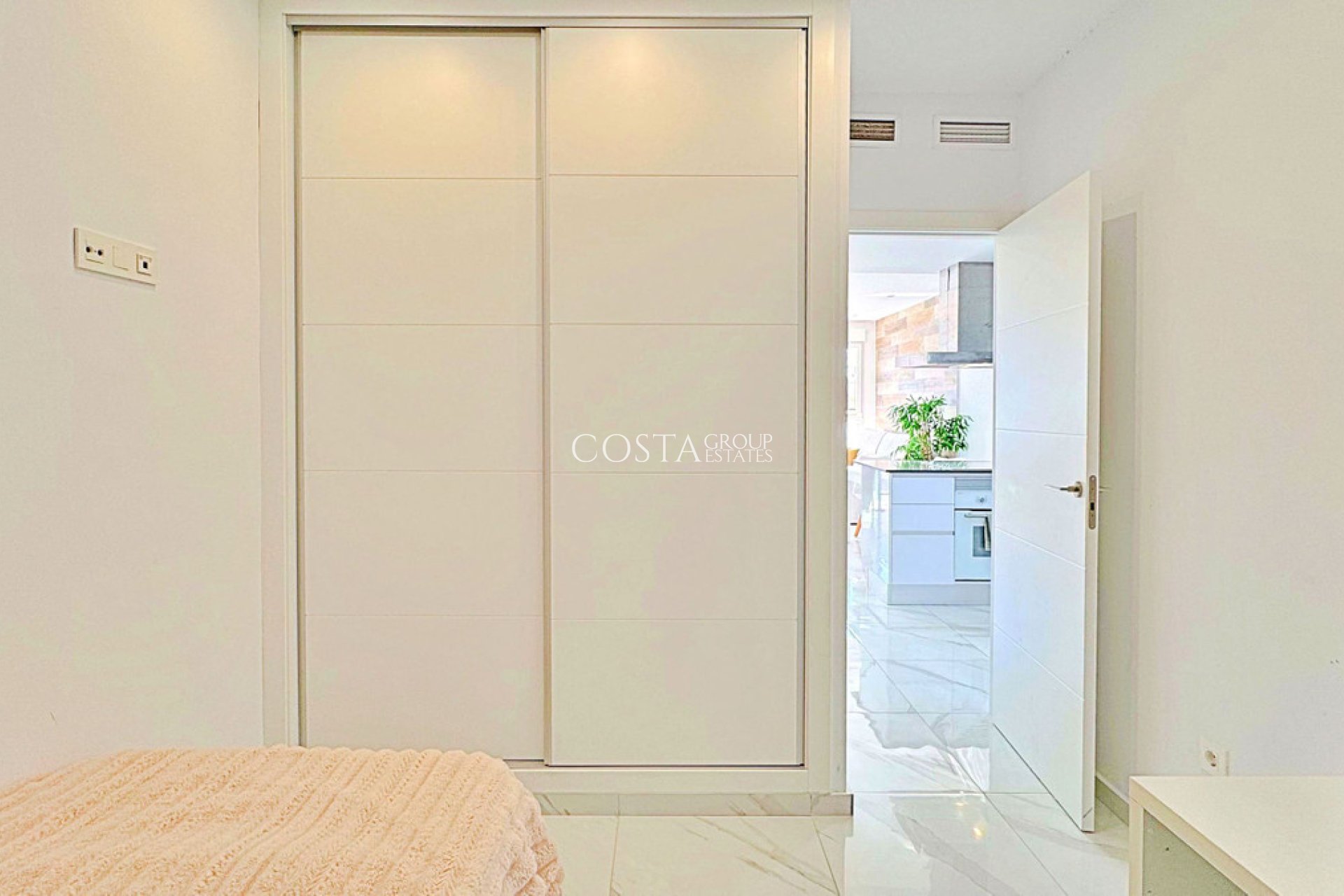 Resale - House -
Orihuela - Los Balcones