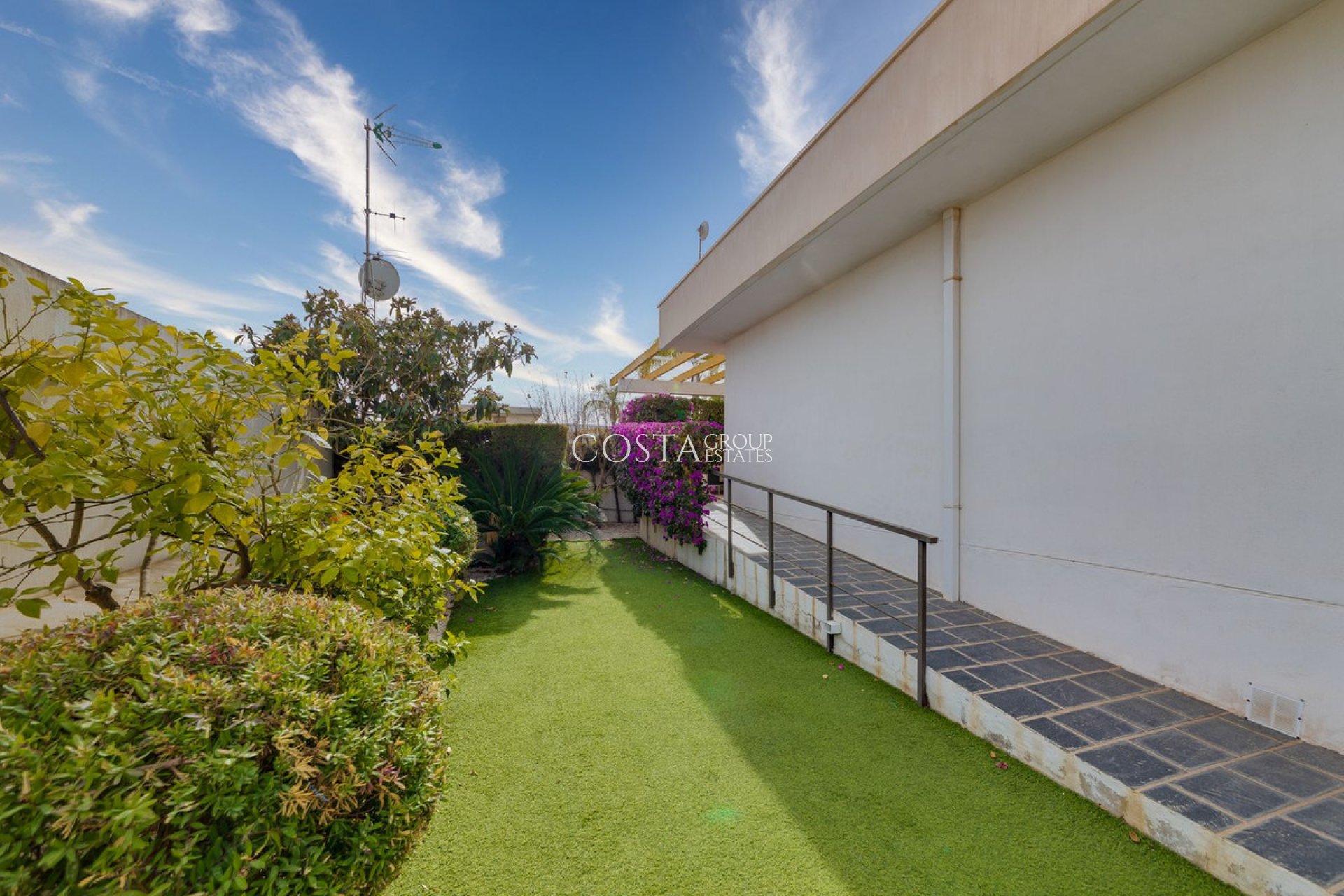 Resale - House -
Orihuela - Mil Palmeras