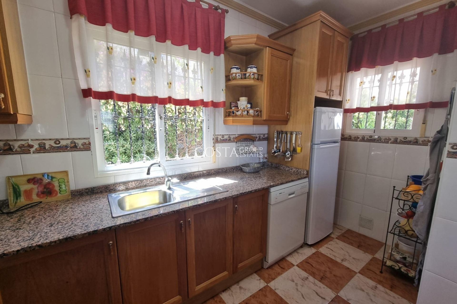 Resale - House -
Orihuela - Orihuela Costa