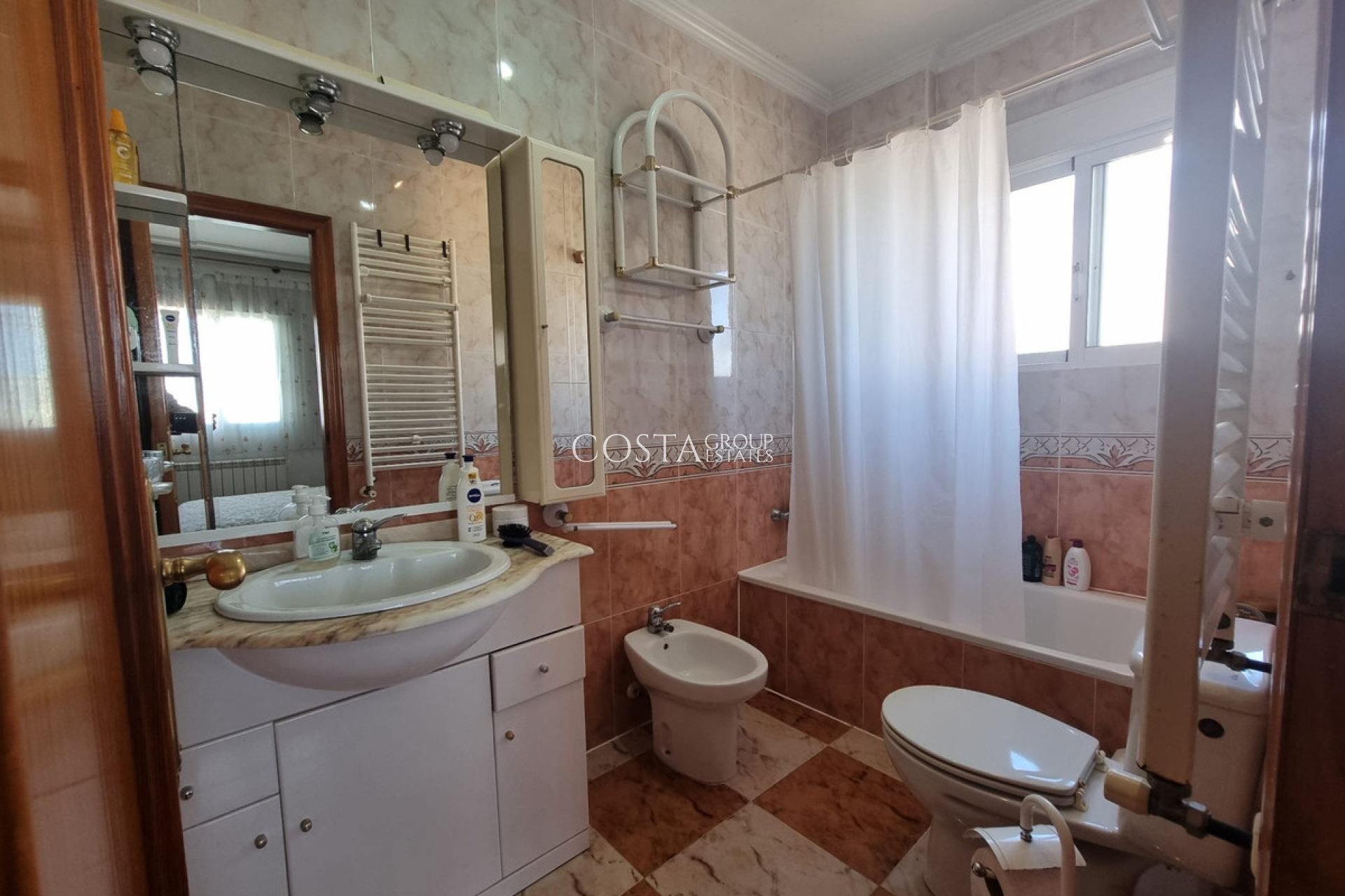 Resale - House -
Orihuela - Orihuela Costa