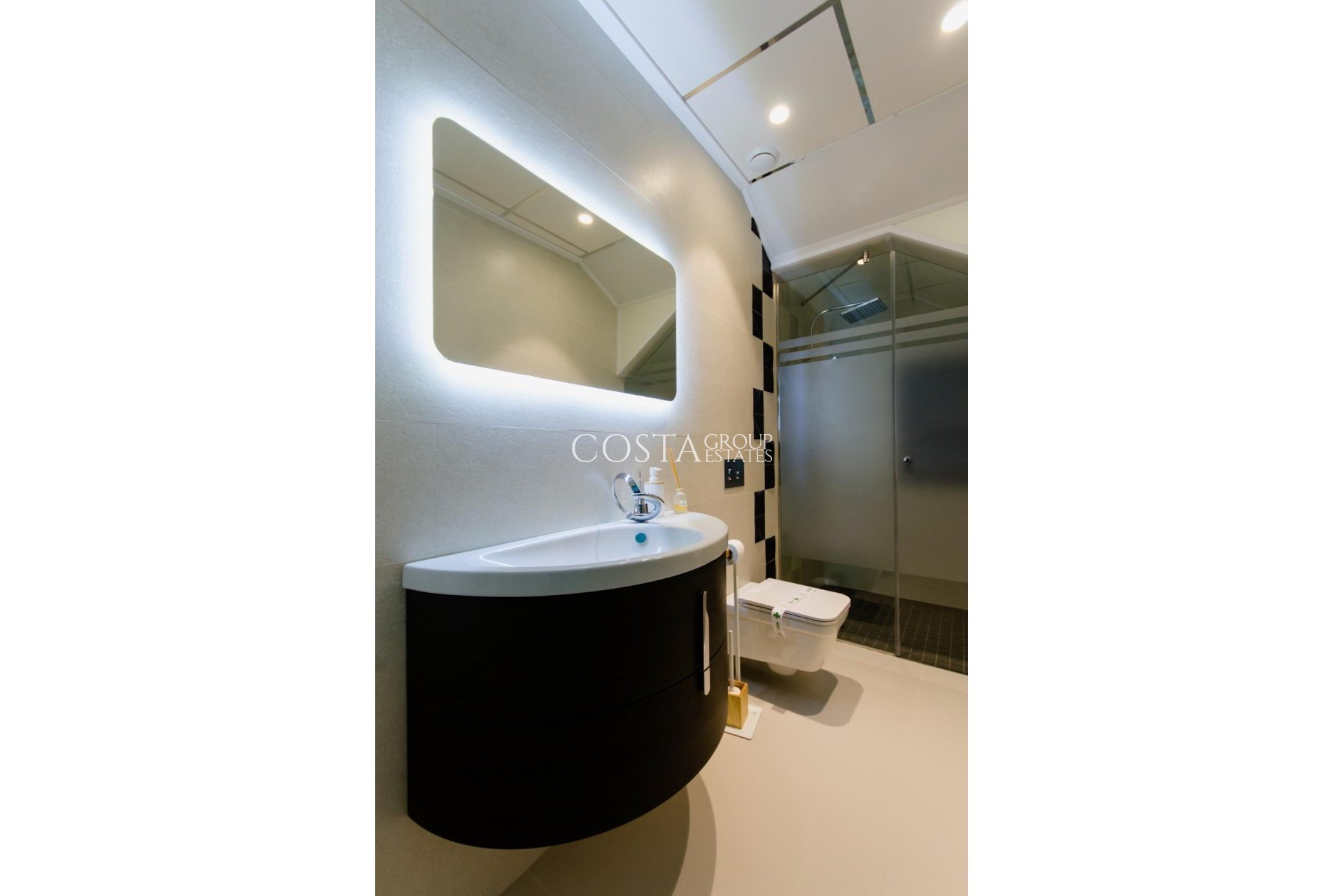 Resale - House -
Orihuela - Orihuela Costa